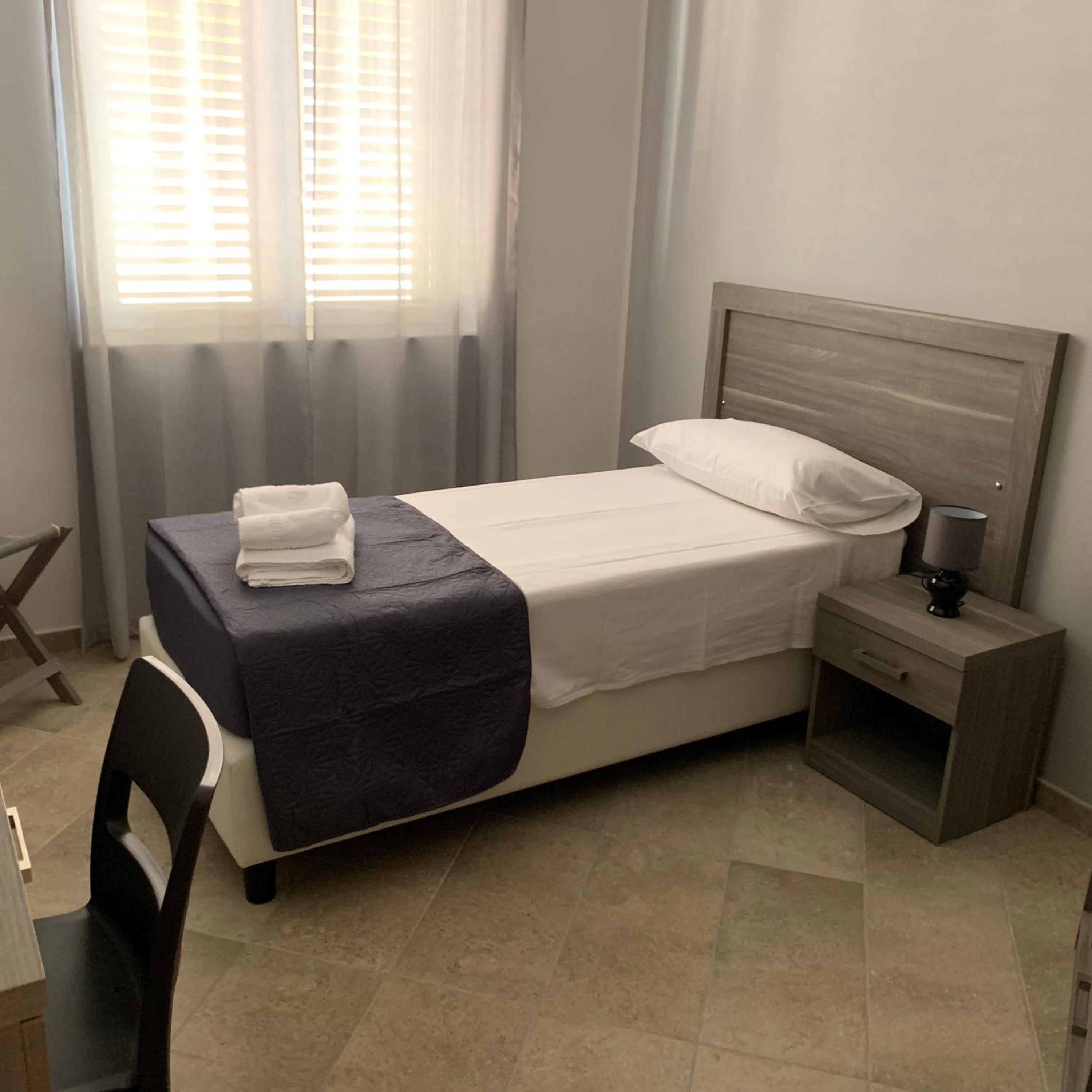 Single Room photo 2