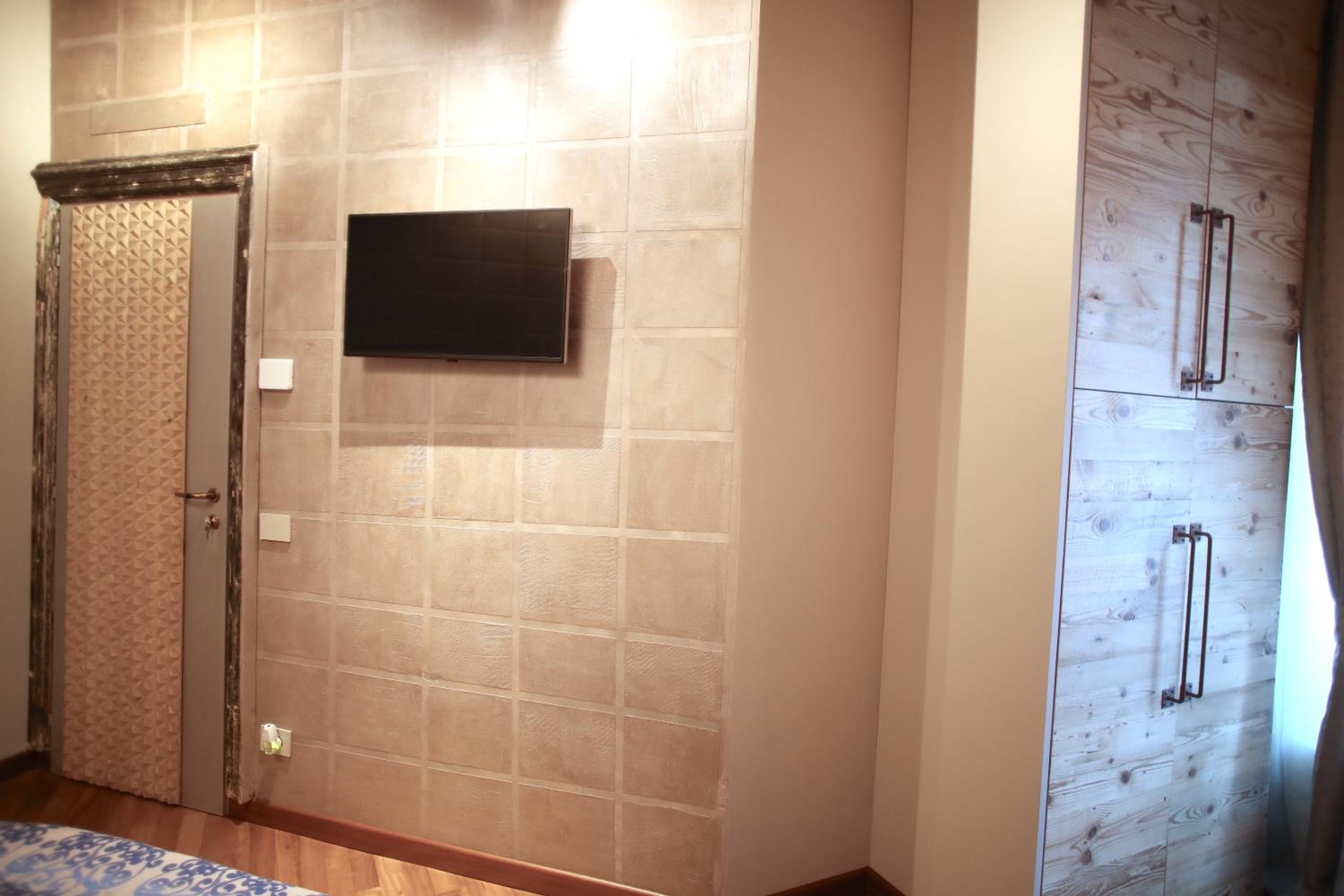 Deluxe Double Room with Shower