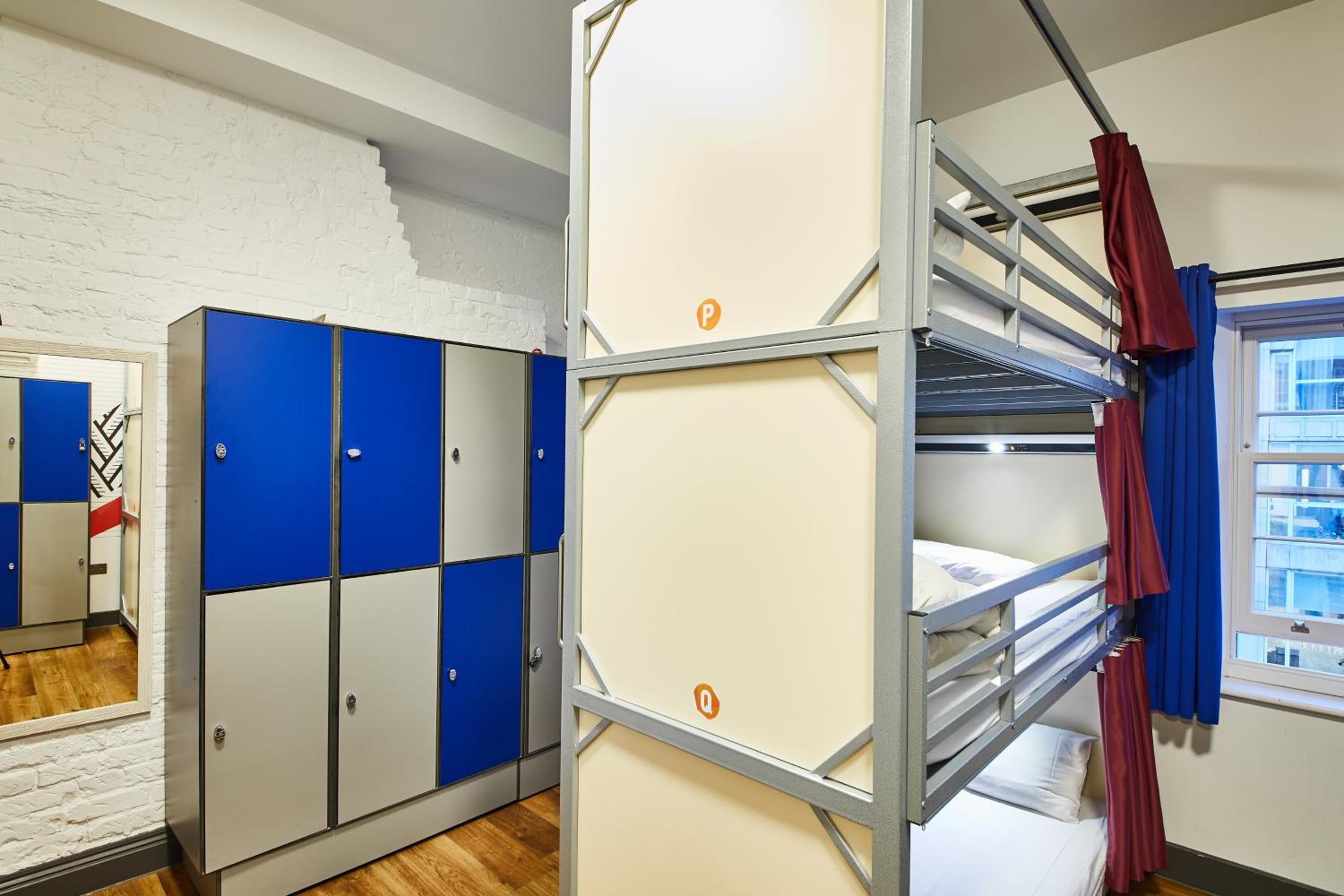 Bed in 21-Bed Mixed Dormitory Room with Triple Bunks and External Shared Bathroom photo 1