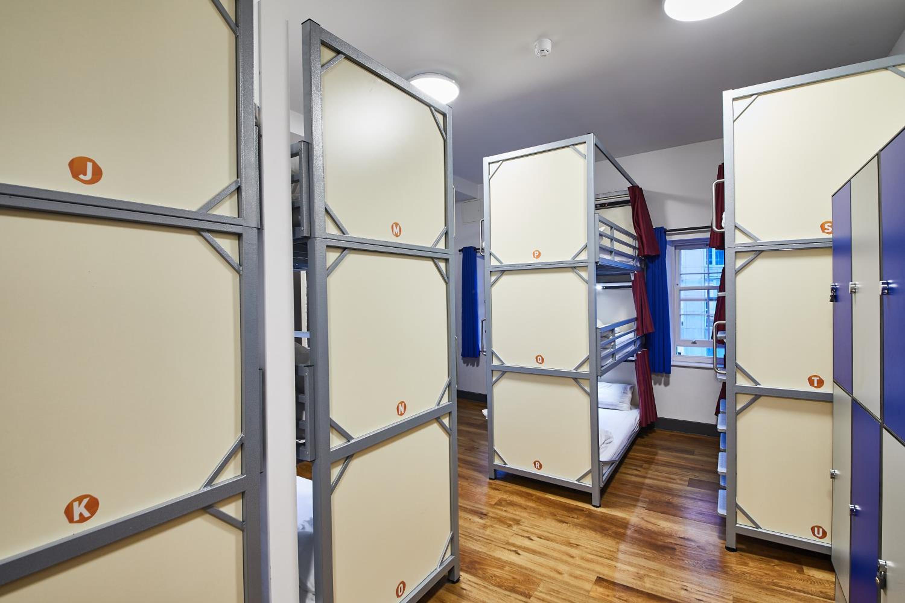 Bed in 21-Bed Mixed Dormitory Room with Triple Bunks and External Shared Bathroom photo 3
