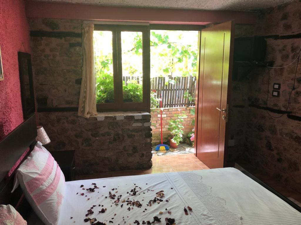 Double Room with Private Bathroom photo 2