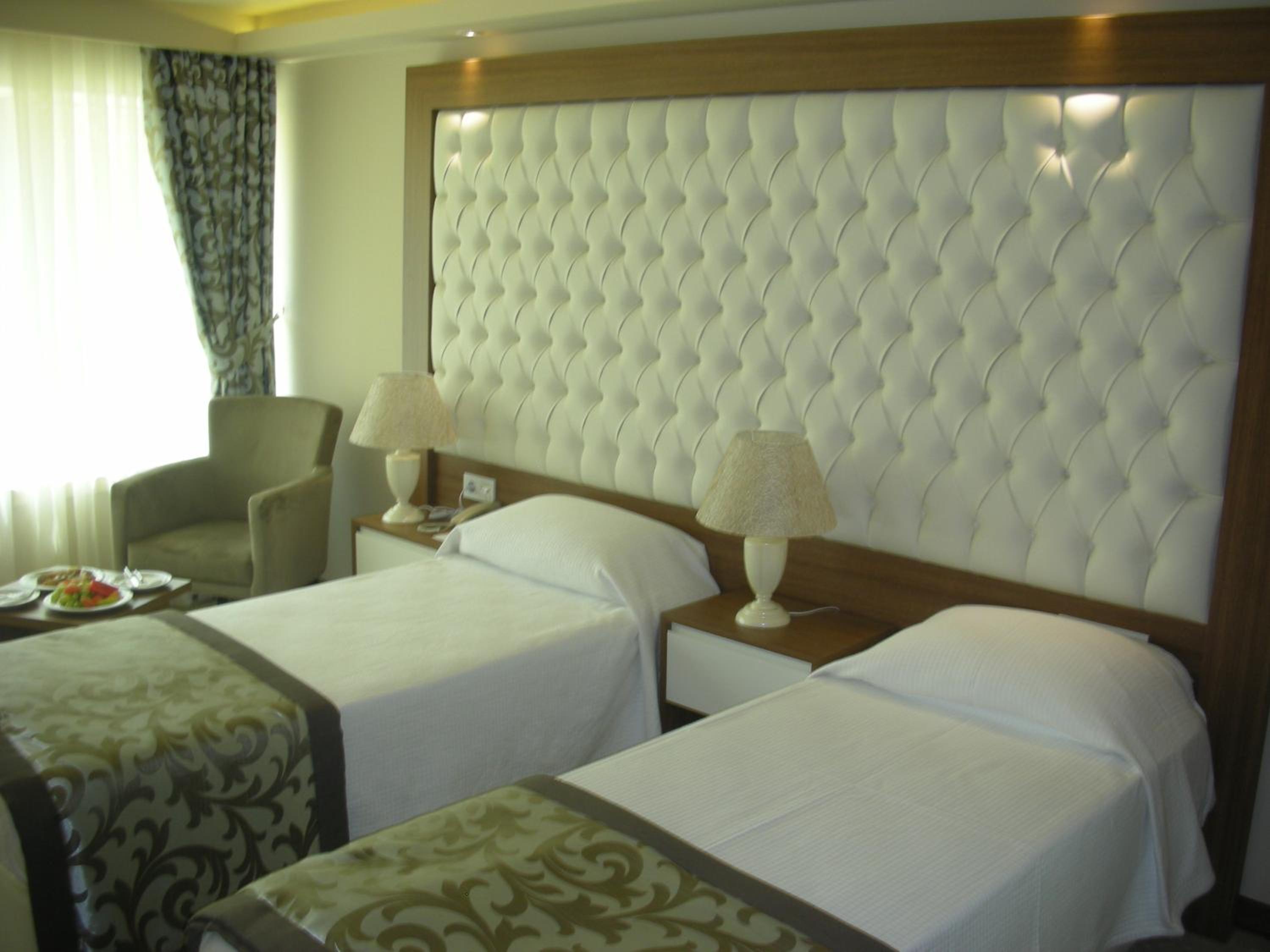 Twin Room - Photo 15