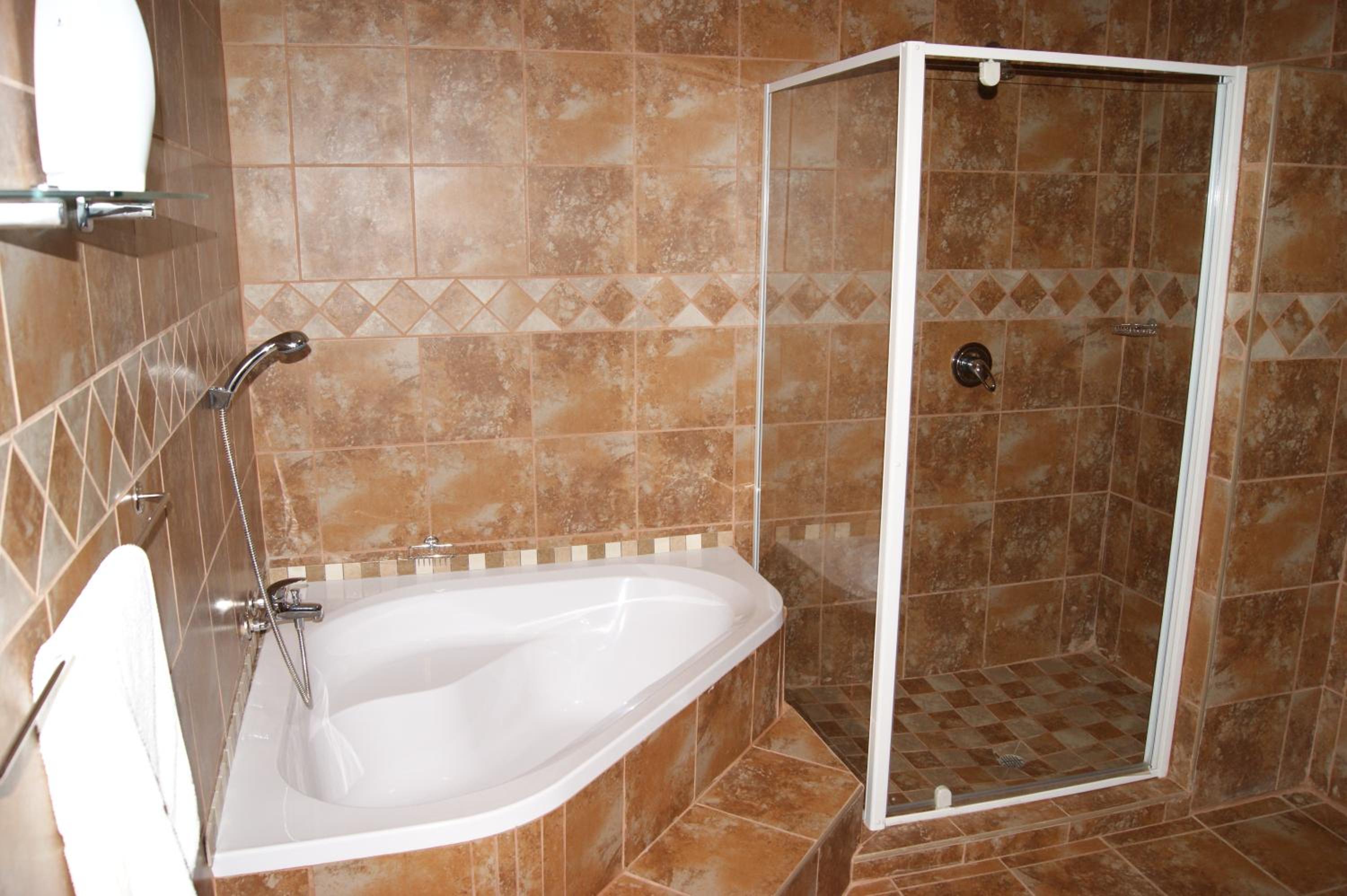 Family Room with Bathroom photo 3