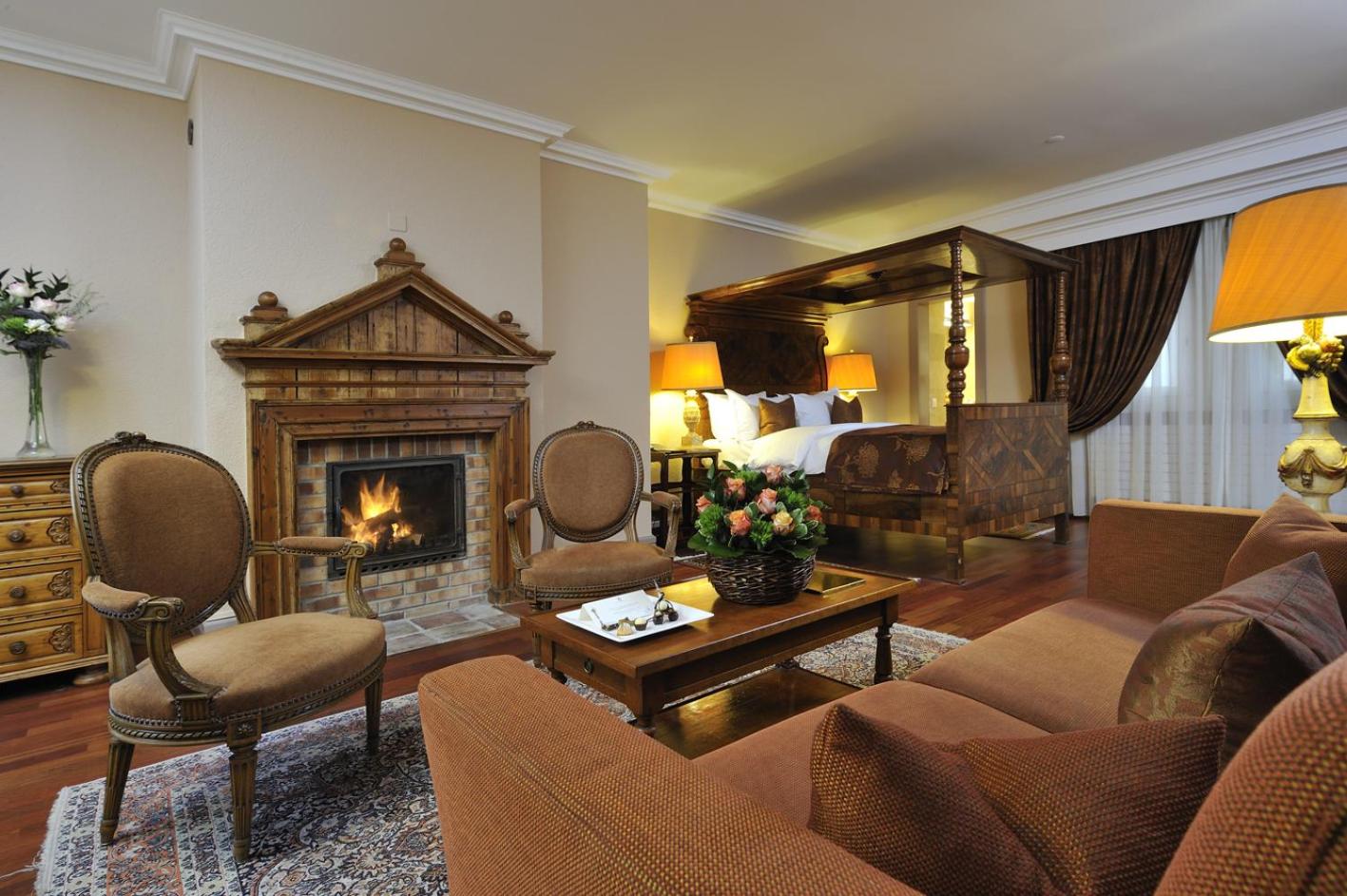 Junior Suite with Queen Bed