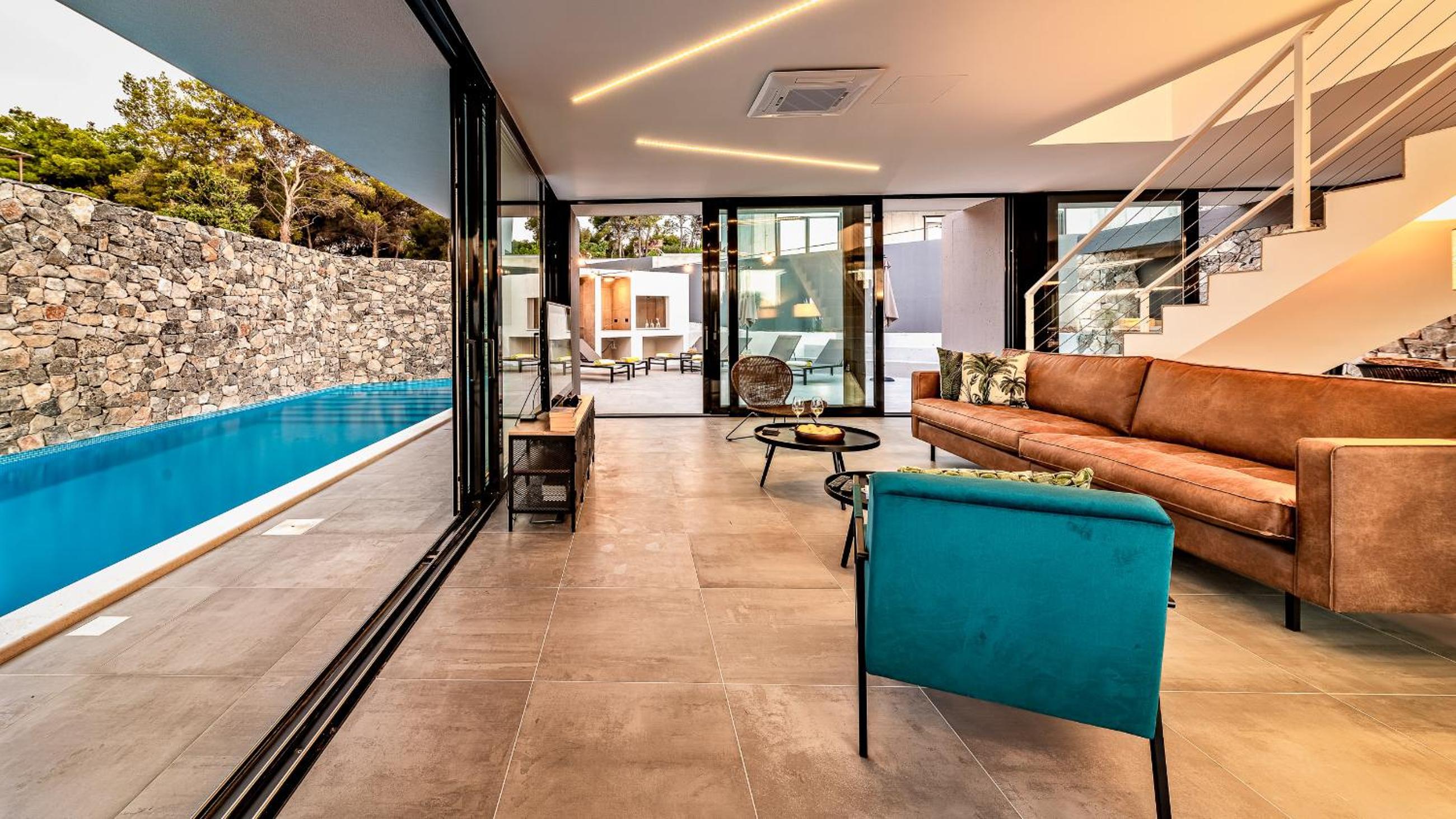 Villa photo 1
