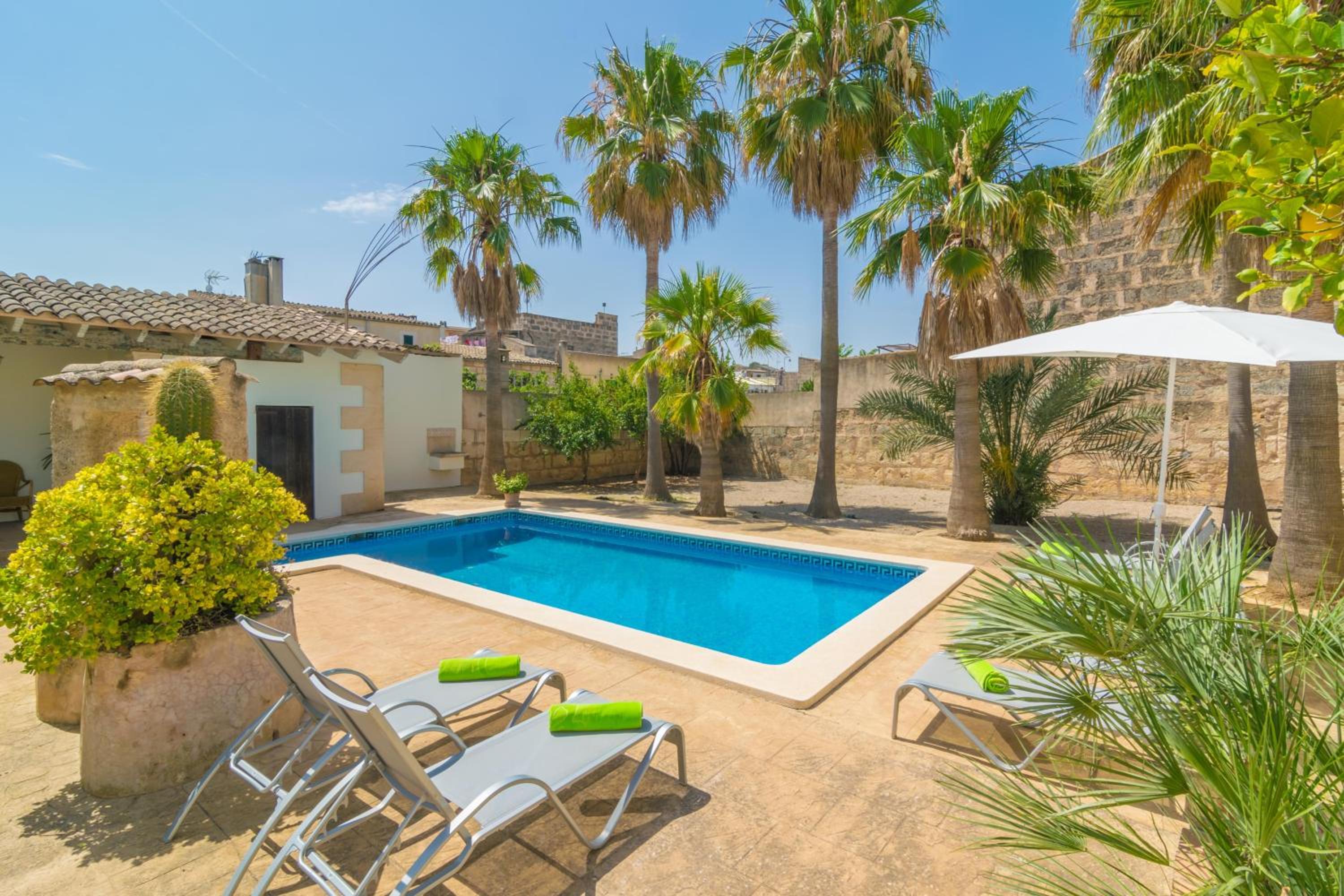 Five-Bedroom Villa photo 2