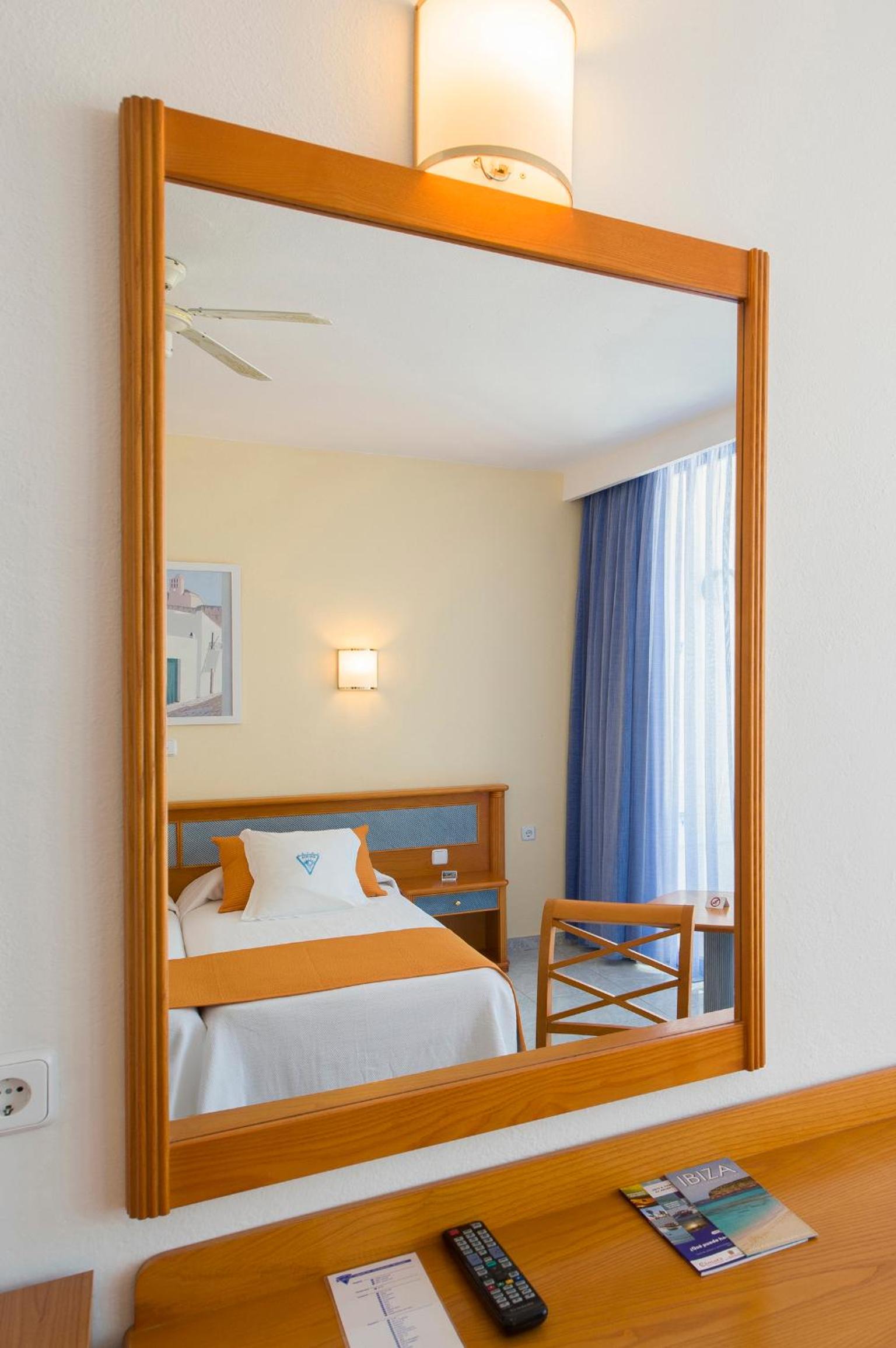 Double Room with Sea View photo 2