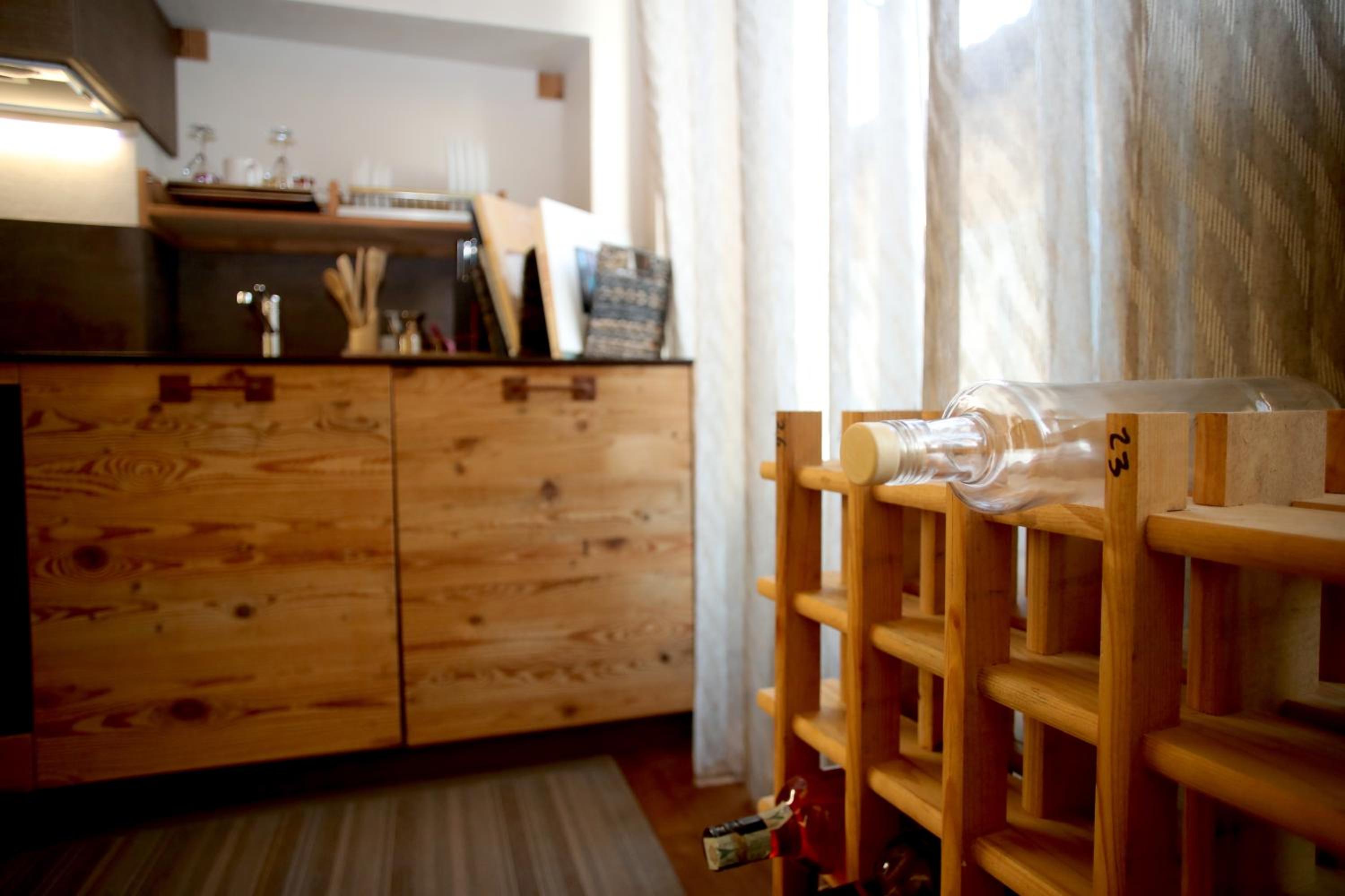 Deluxe Double Room with Shower - Photo 7
