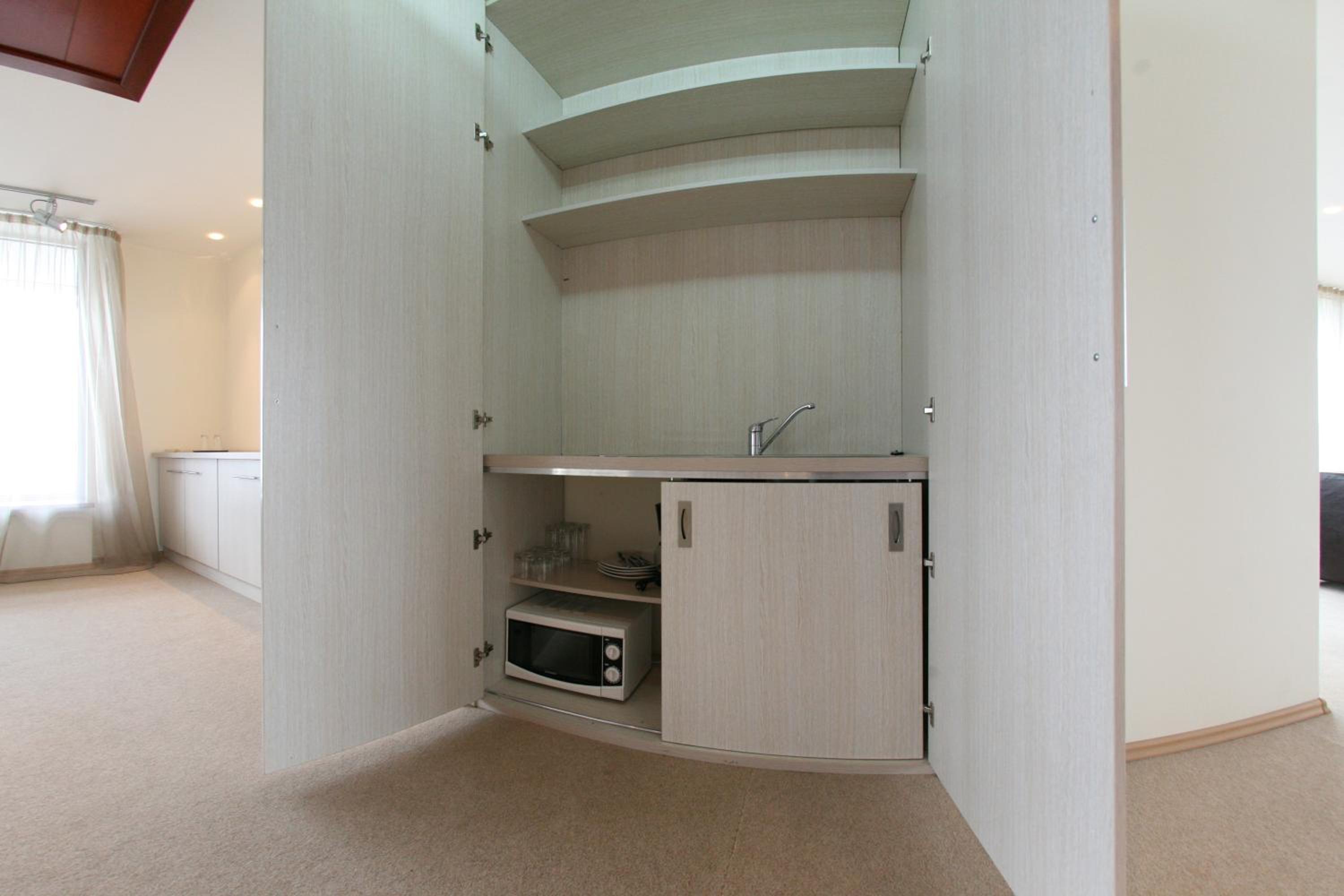 One-Bedroom Apartment - Photo 3