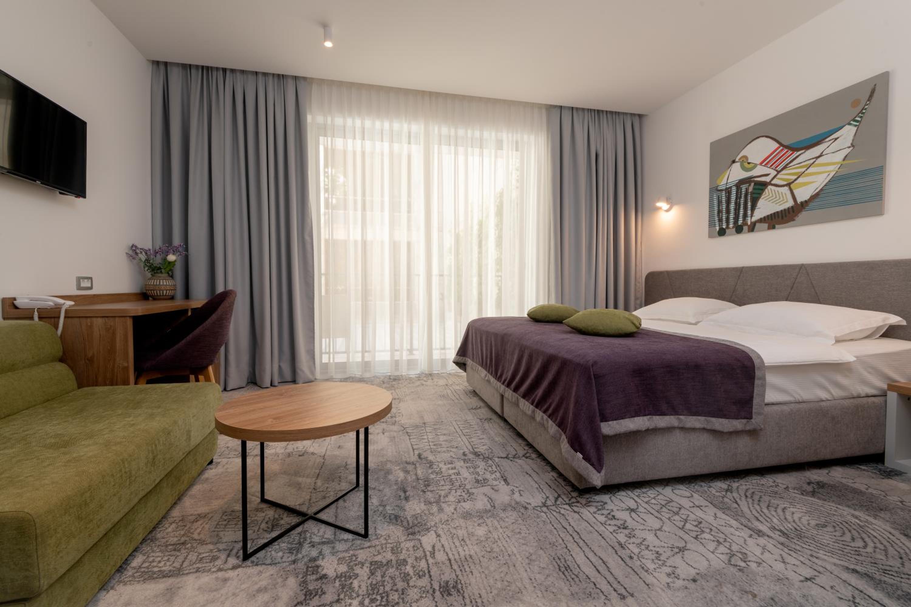 Deluxe Double or Twin Room with Balcony and Garden View photo 1