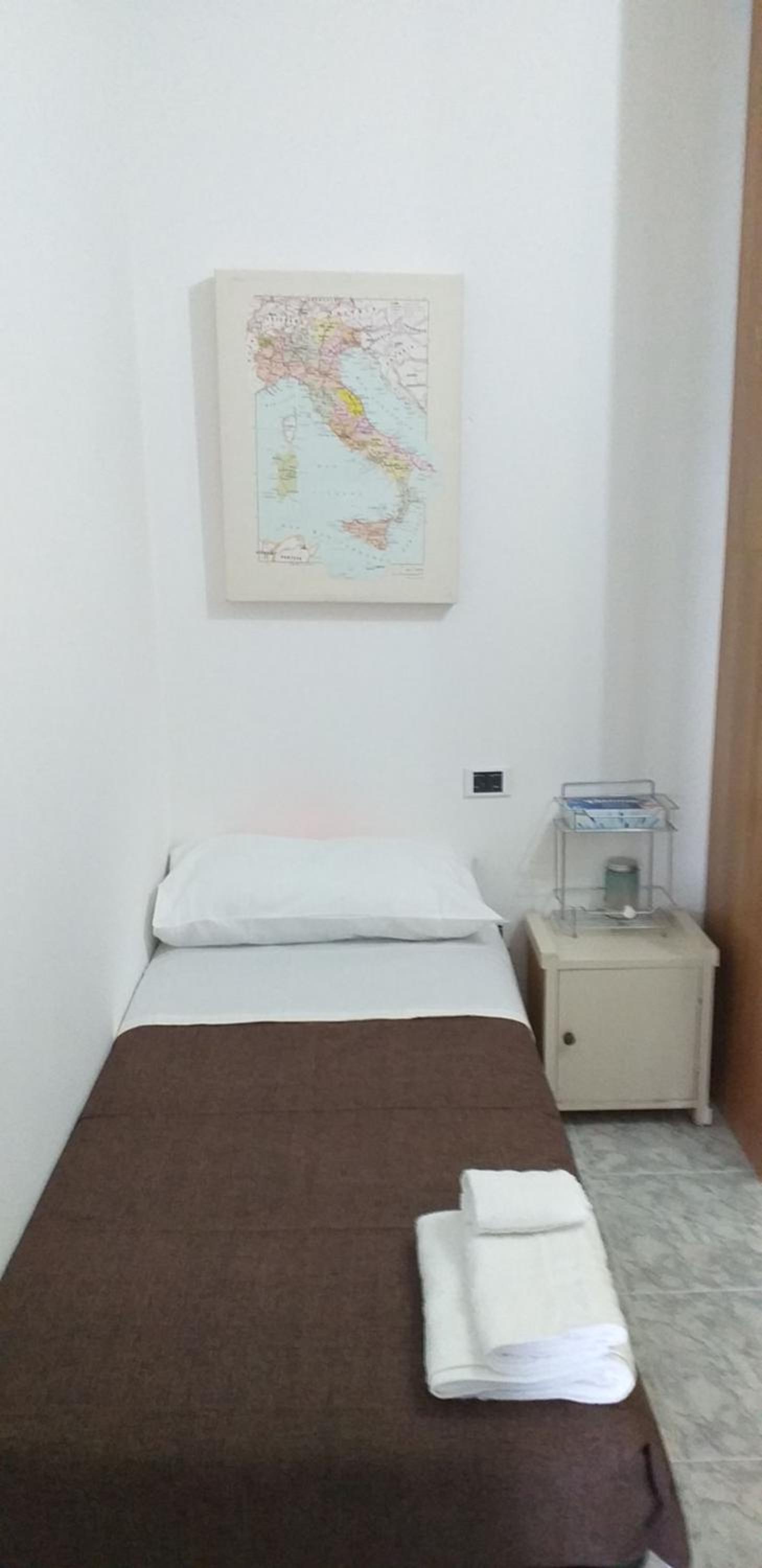 Large Double Or Twin Room photo 3