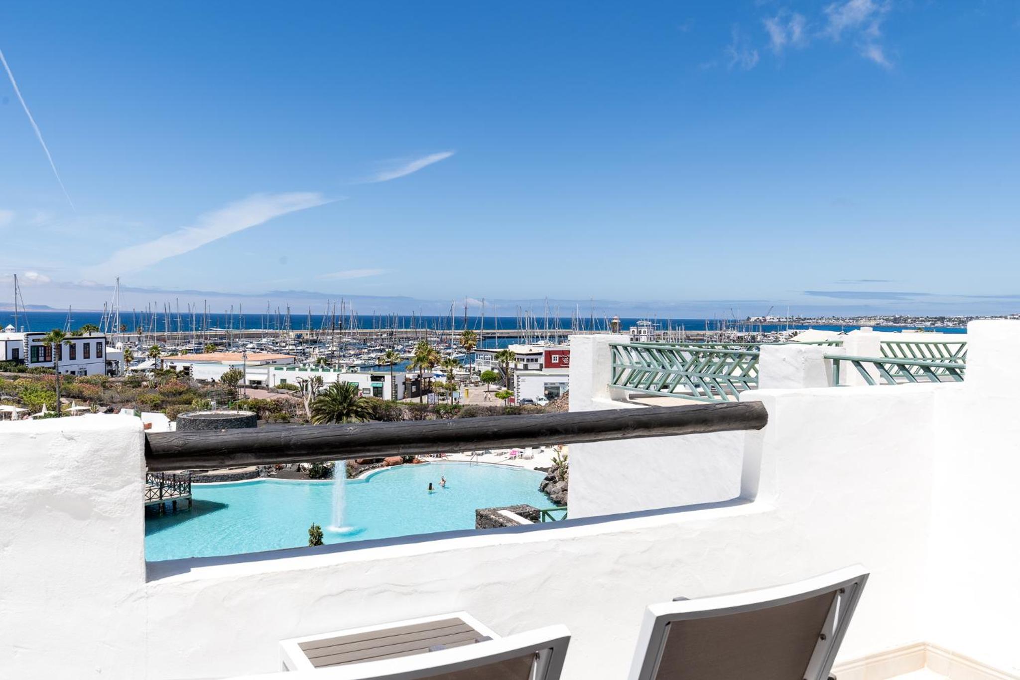 Double or Twin Room with Sea View (2 Adults + 1 Child)