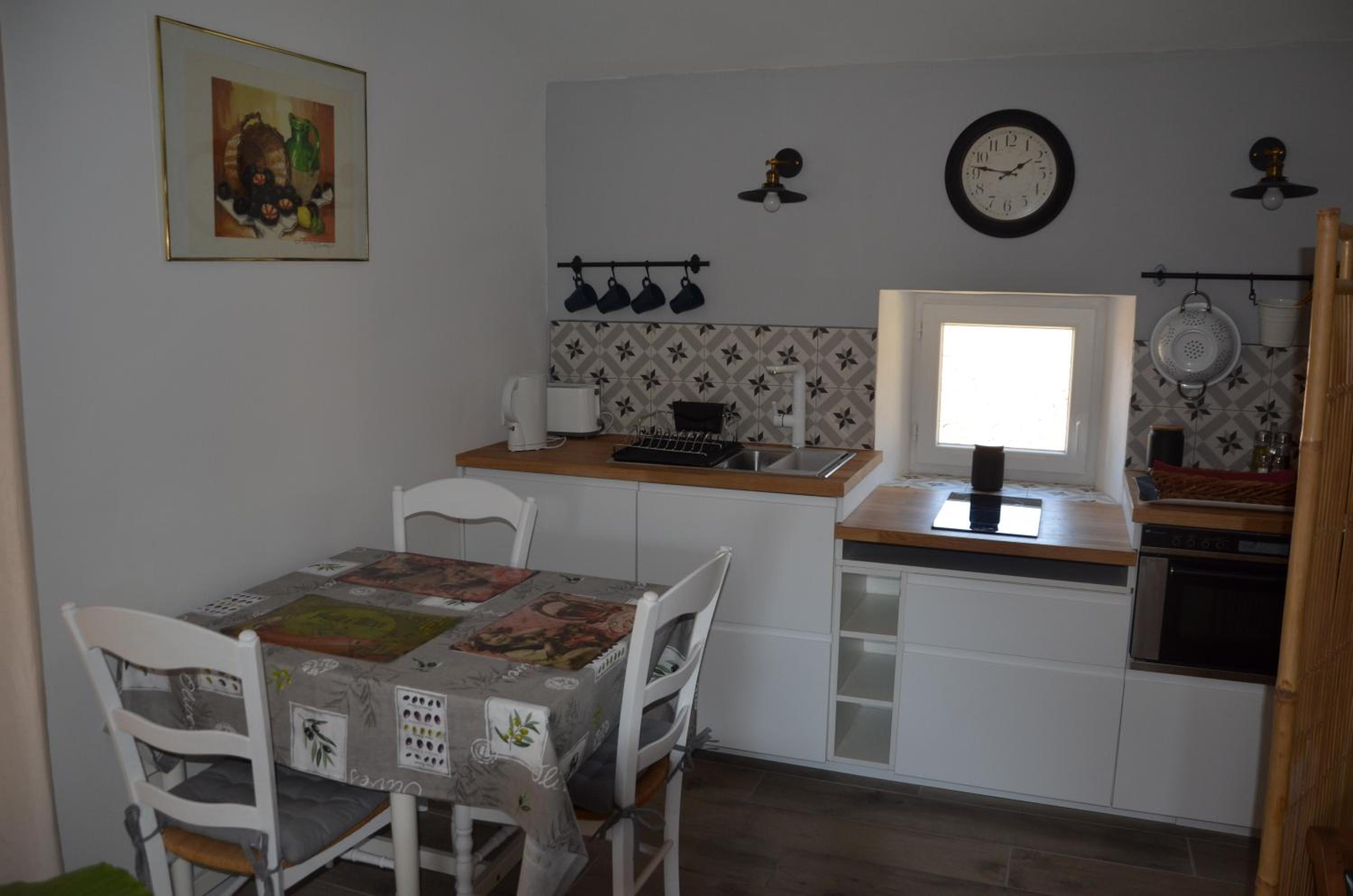 One-Bedroom Apartment - Photo 36