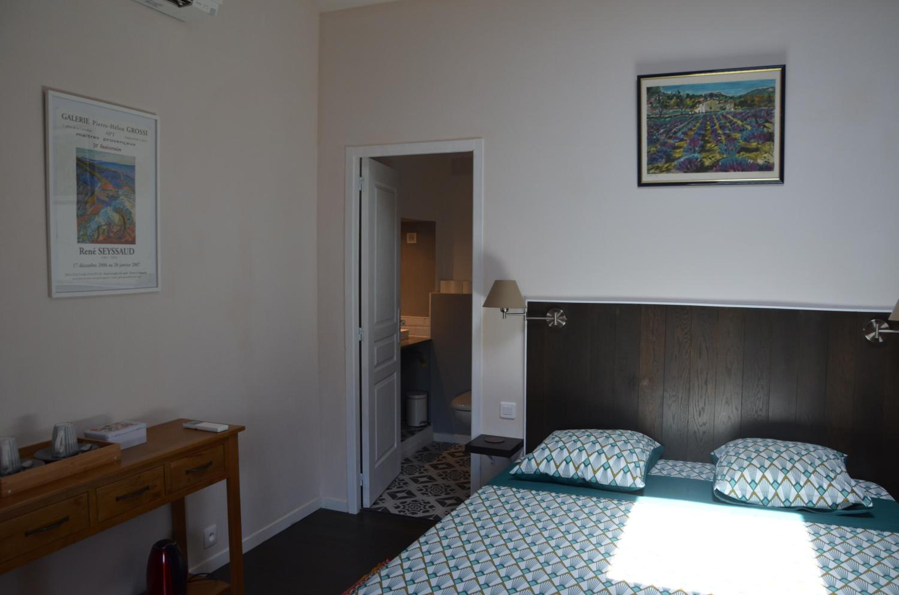 One-Bedroom Apartment - Photo 41