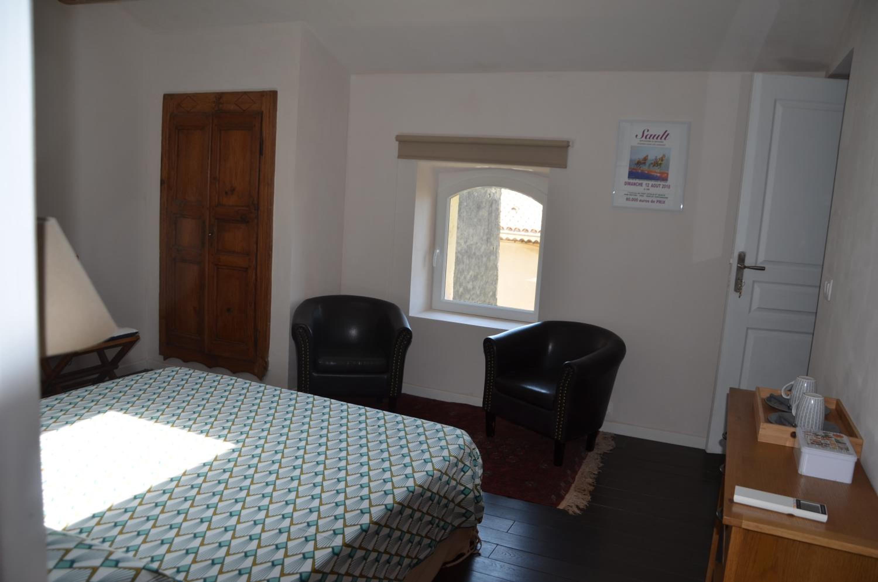 One-Bedroom Apartment - Photo 42