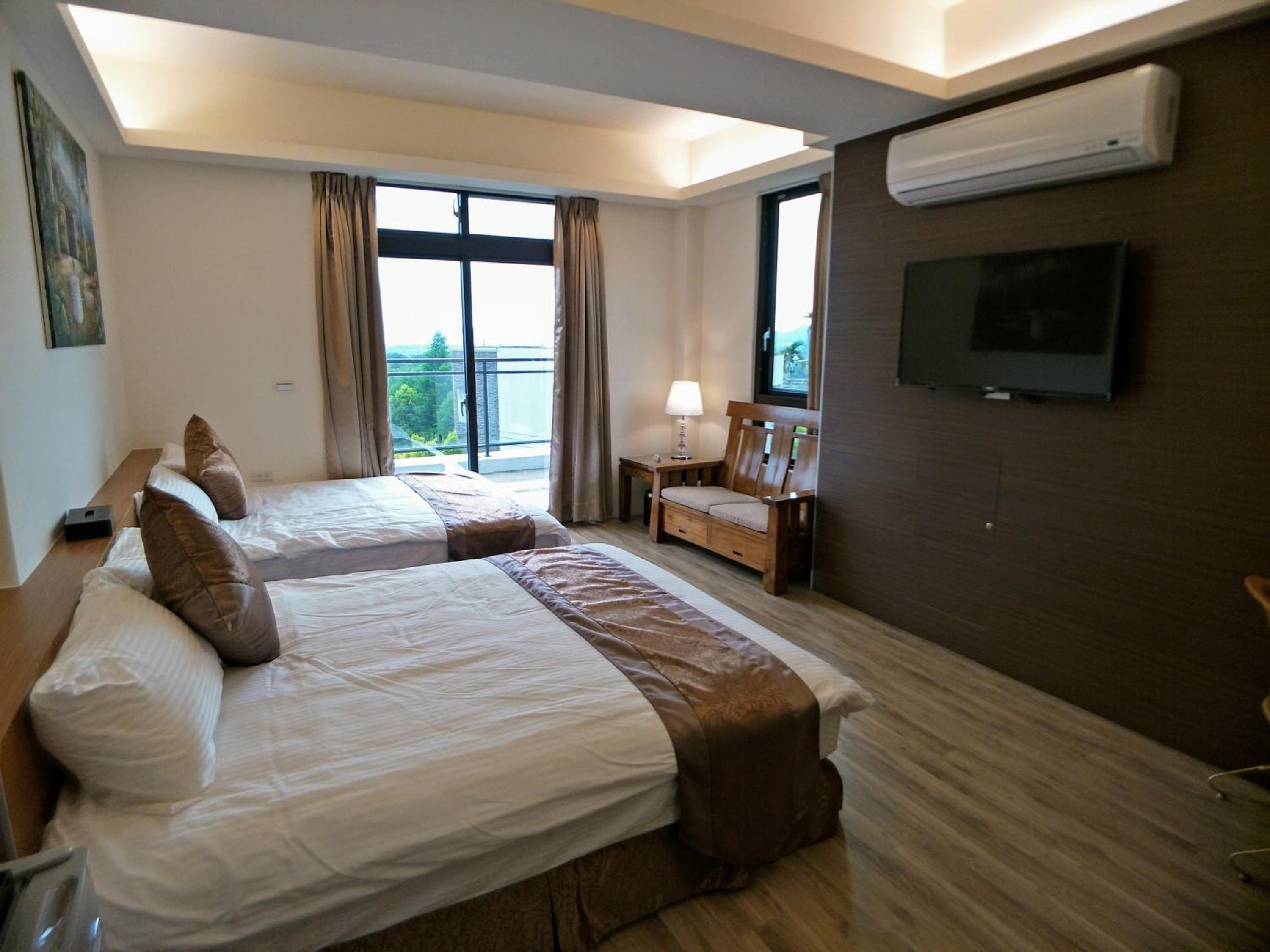 Quadruple Room with Mountain View photo 1