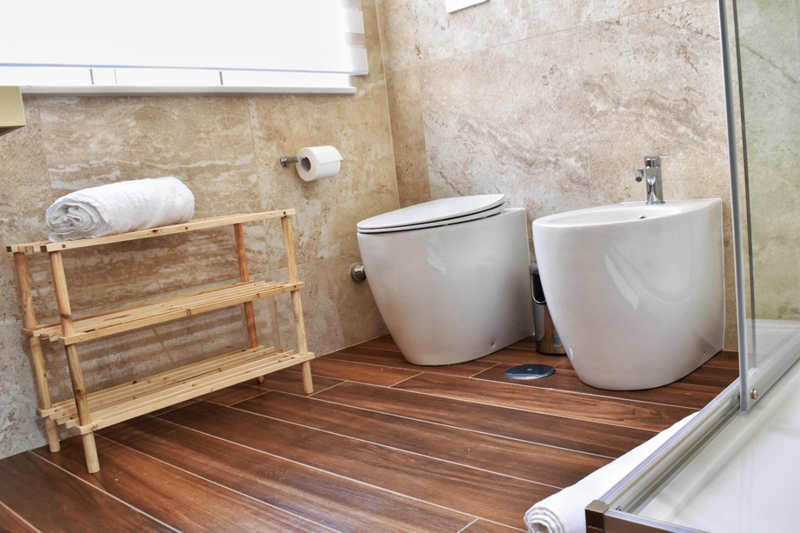 Triple Room with Private Bathroom - Photo 2