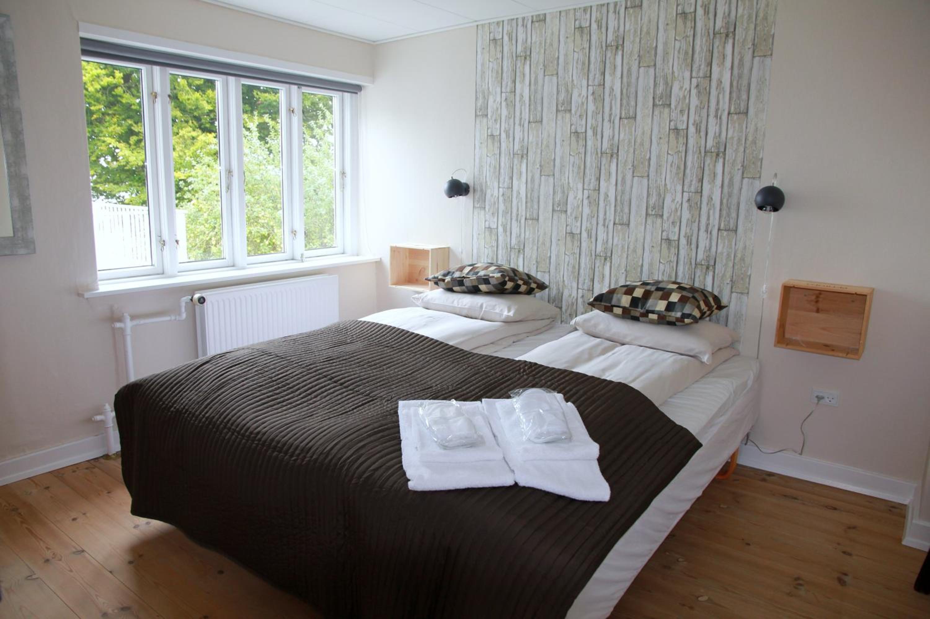 Double Room with Shared Bathroom photo 1