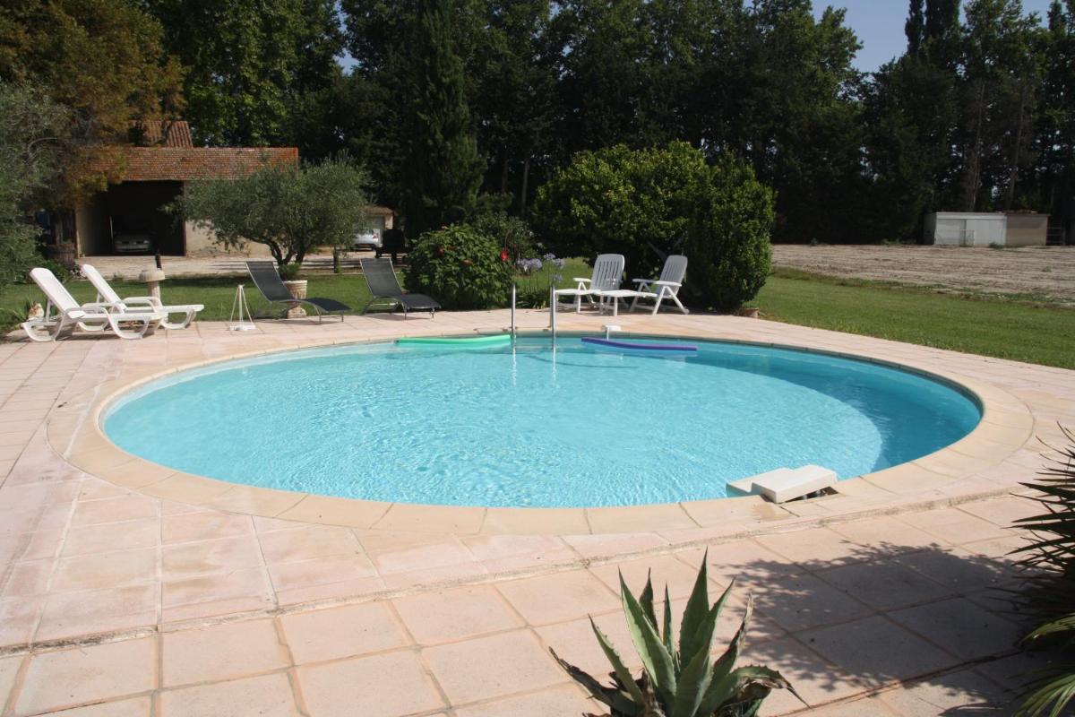 Five-Bedroom House photo 1