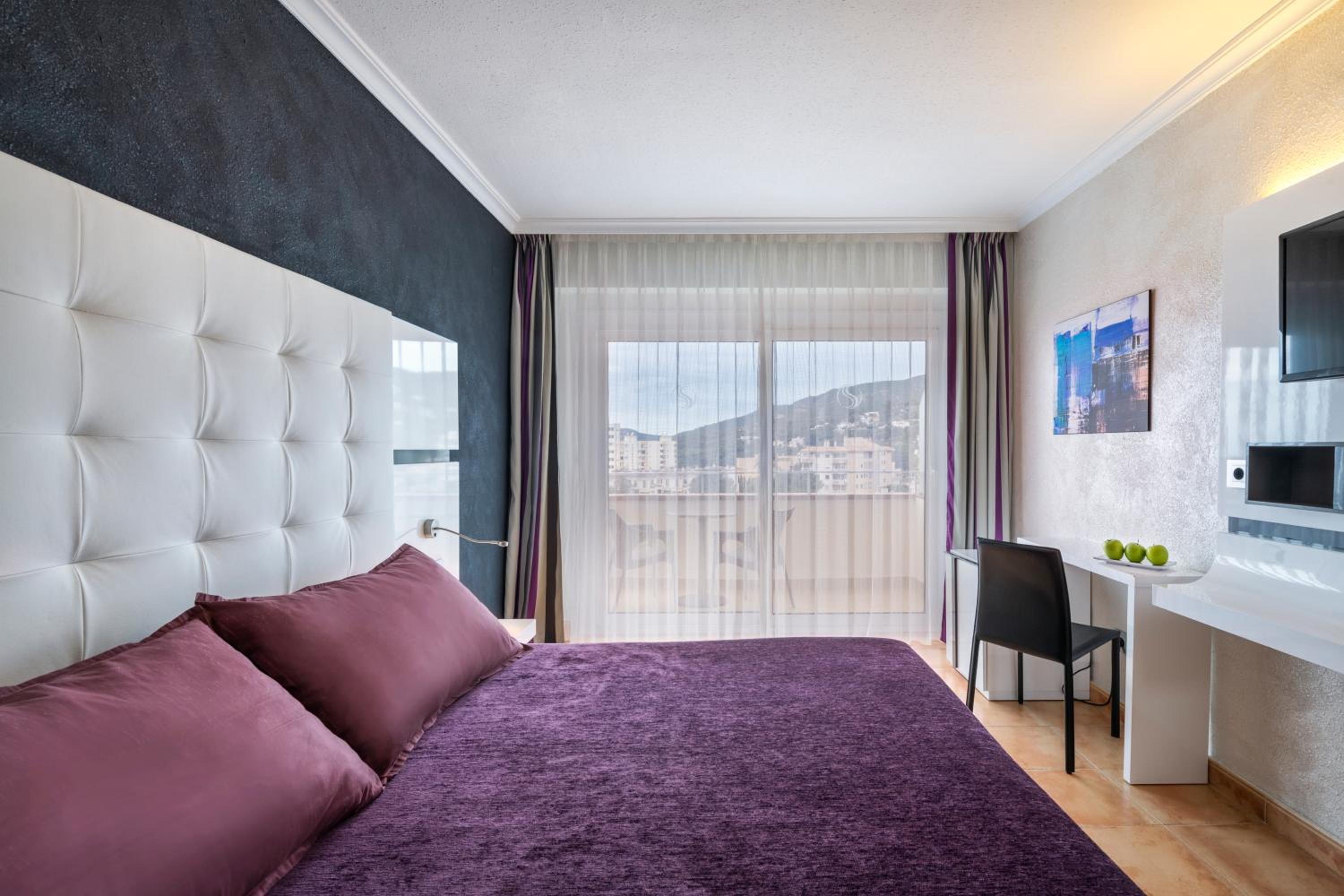 Romantic Package - Deluxe Room With Spa Access