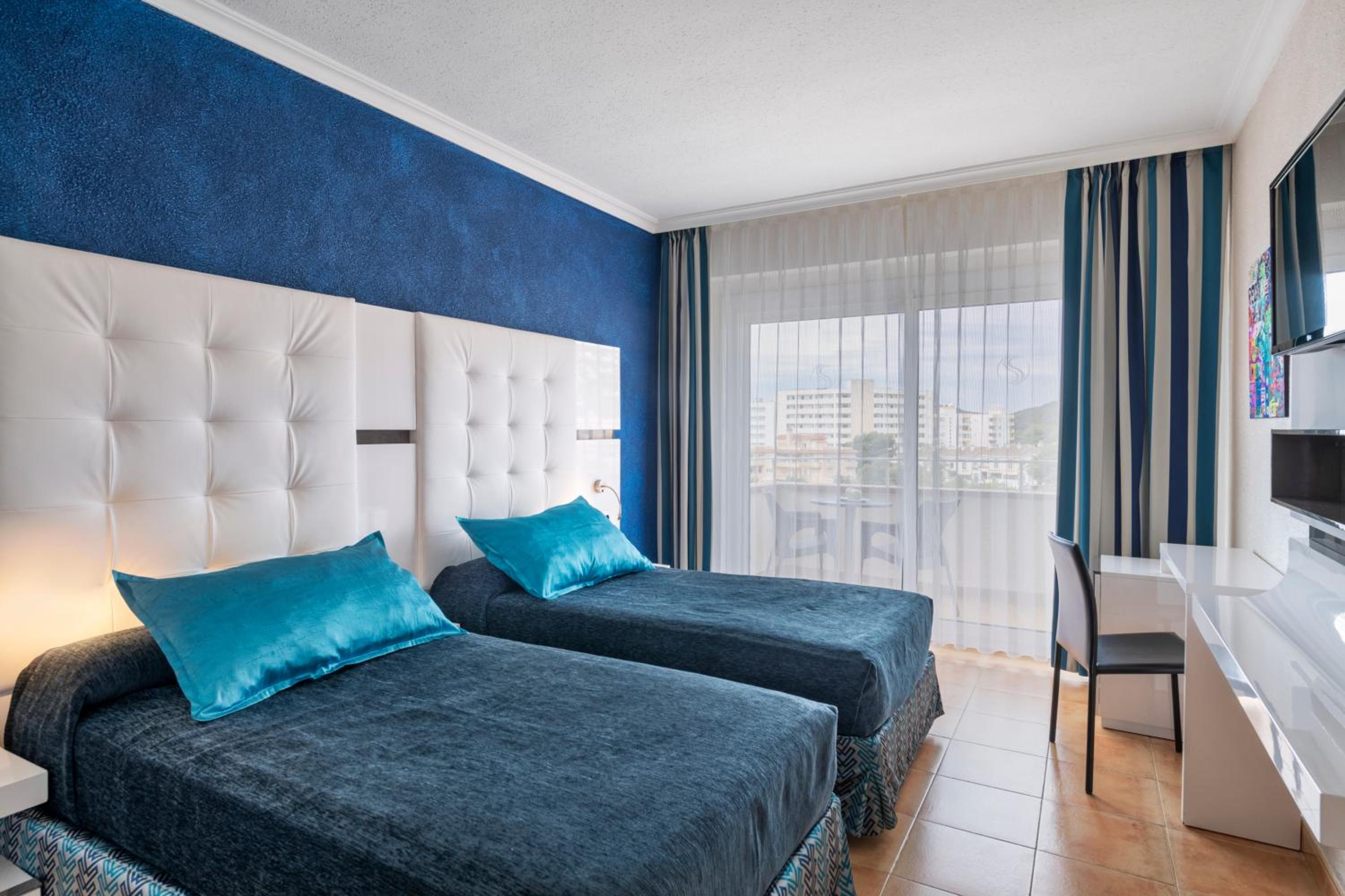 Deluxe Room with Spa Access