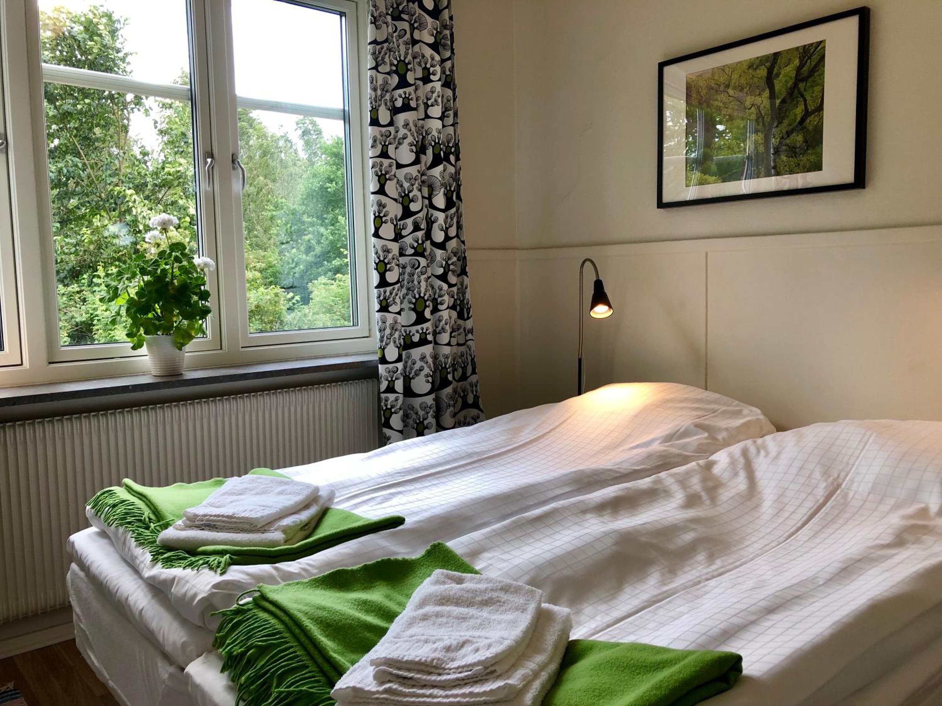 Double or Twin Room with Shared Bathroom photo 2