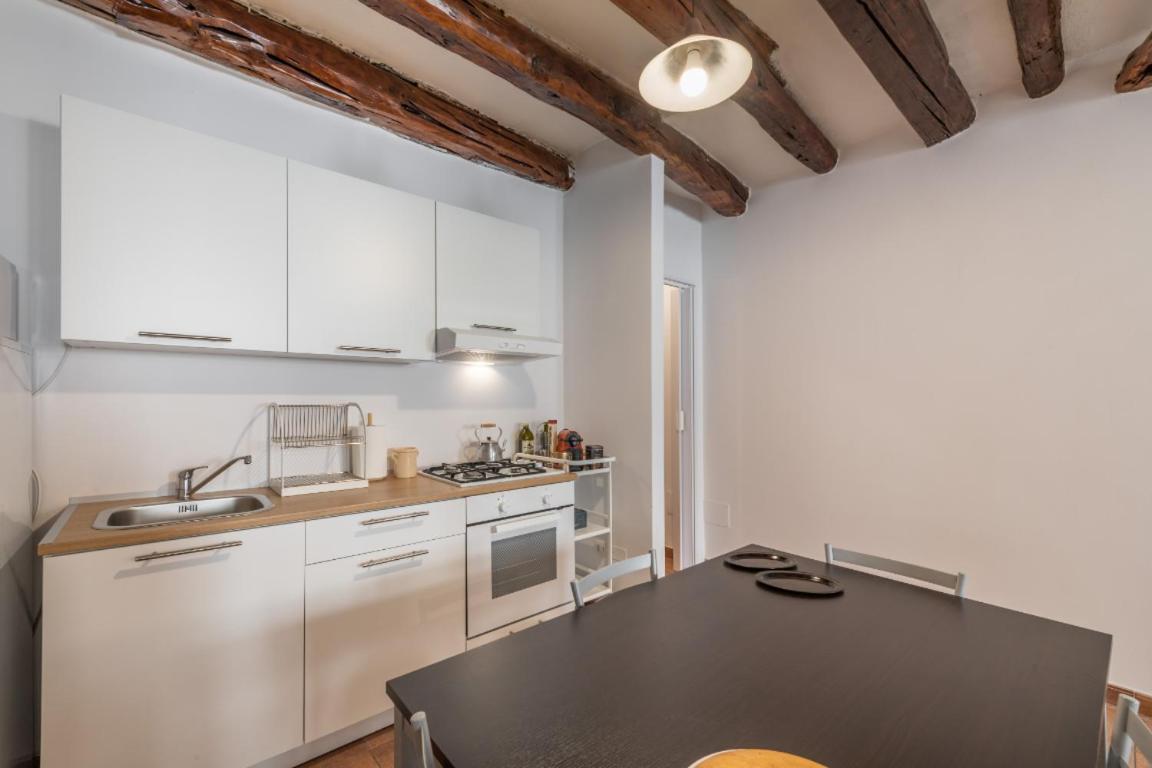 Studio Apartment - Photo 13