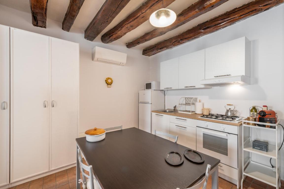 Studio Apartment - Photo 16