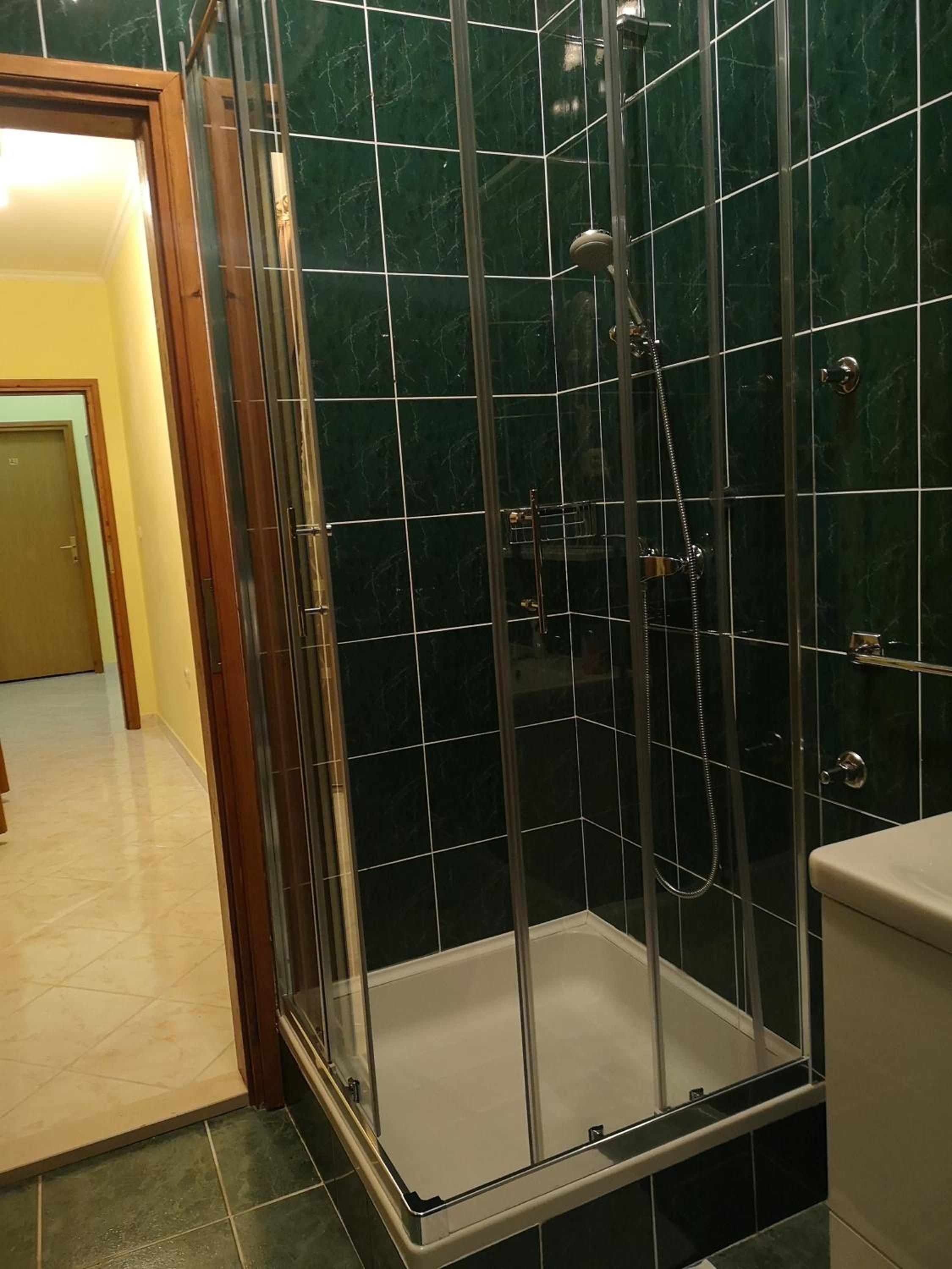 One-Bedroom Apartment - Photo 28