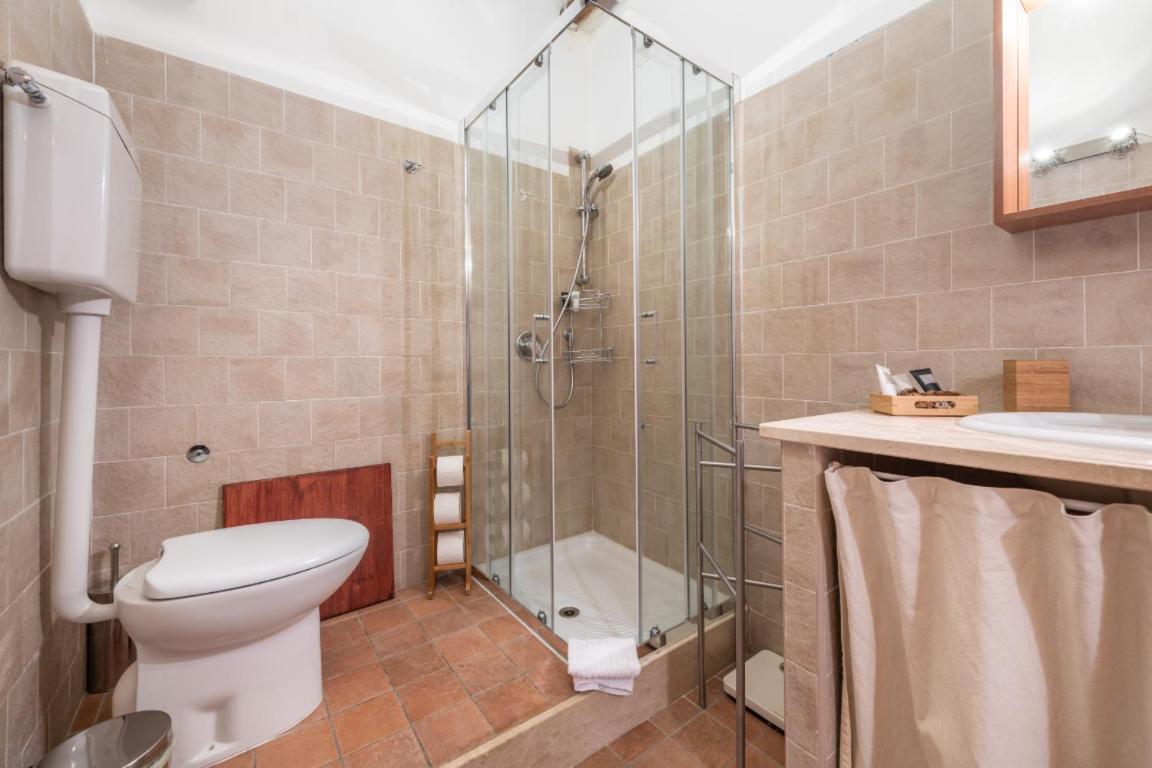 Studio Apartment - Photo 22