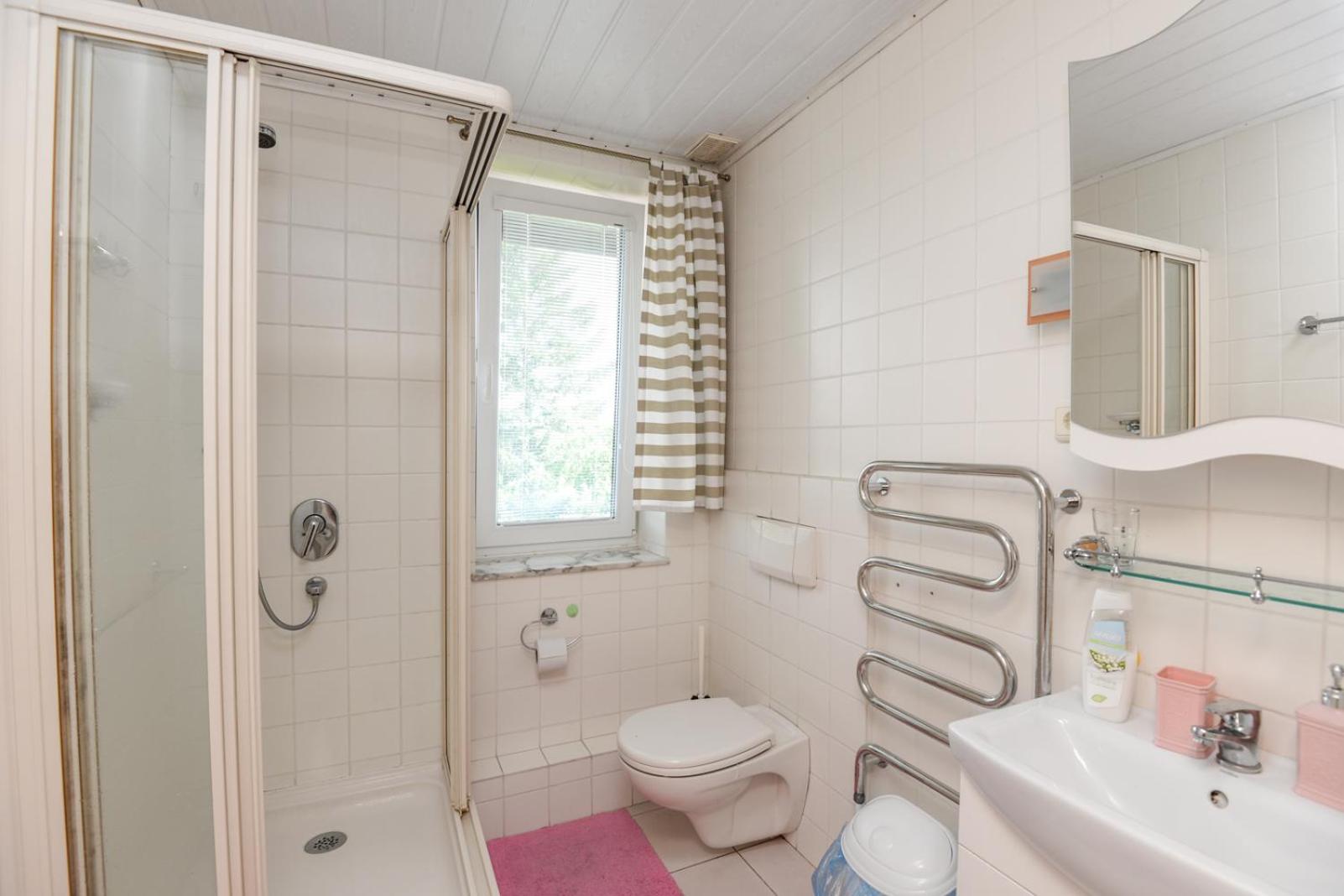 Small Single Room photo 3