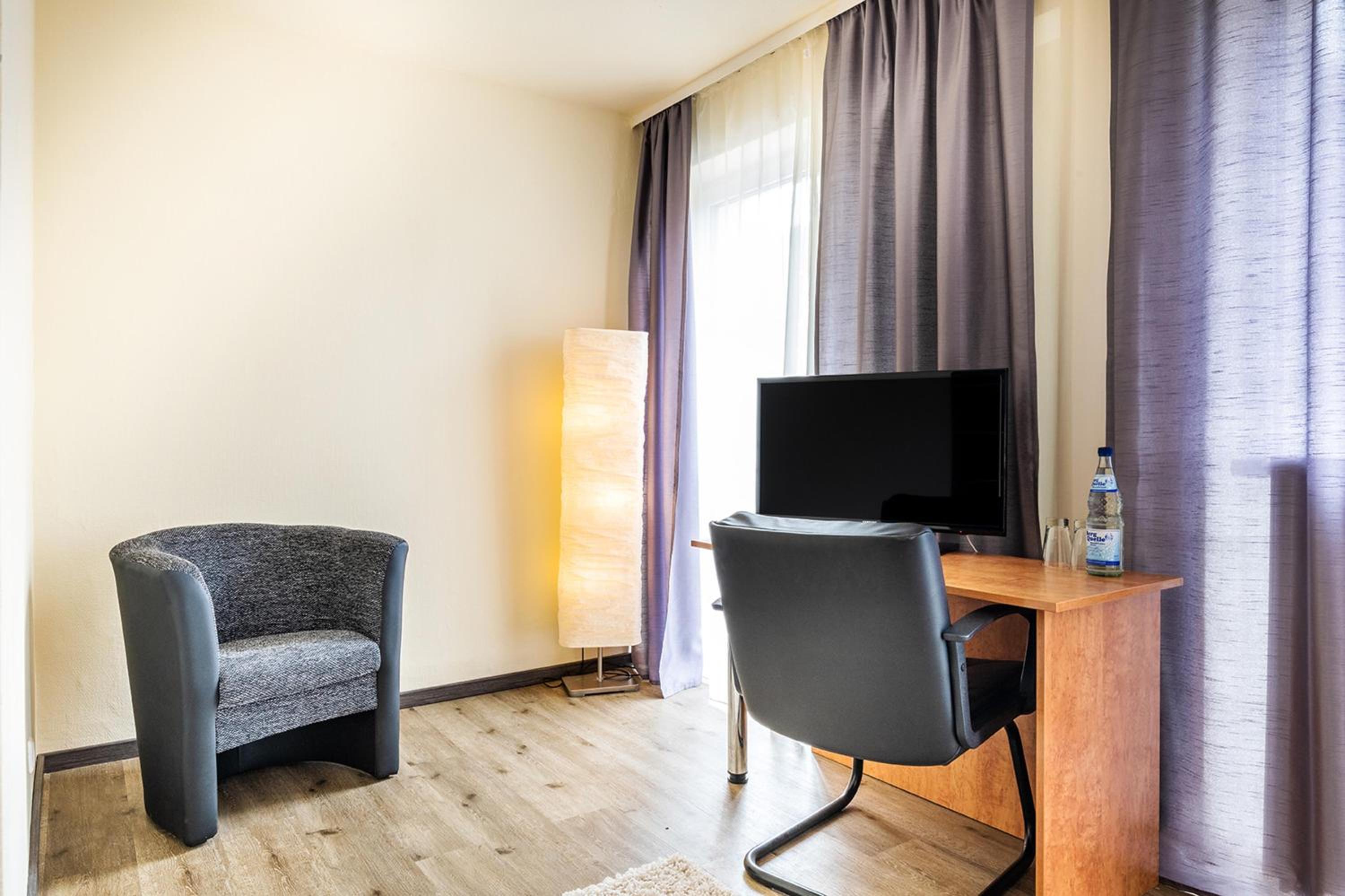 Double Room - Photo 11