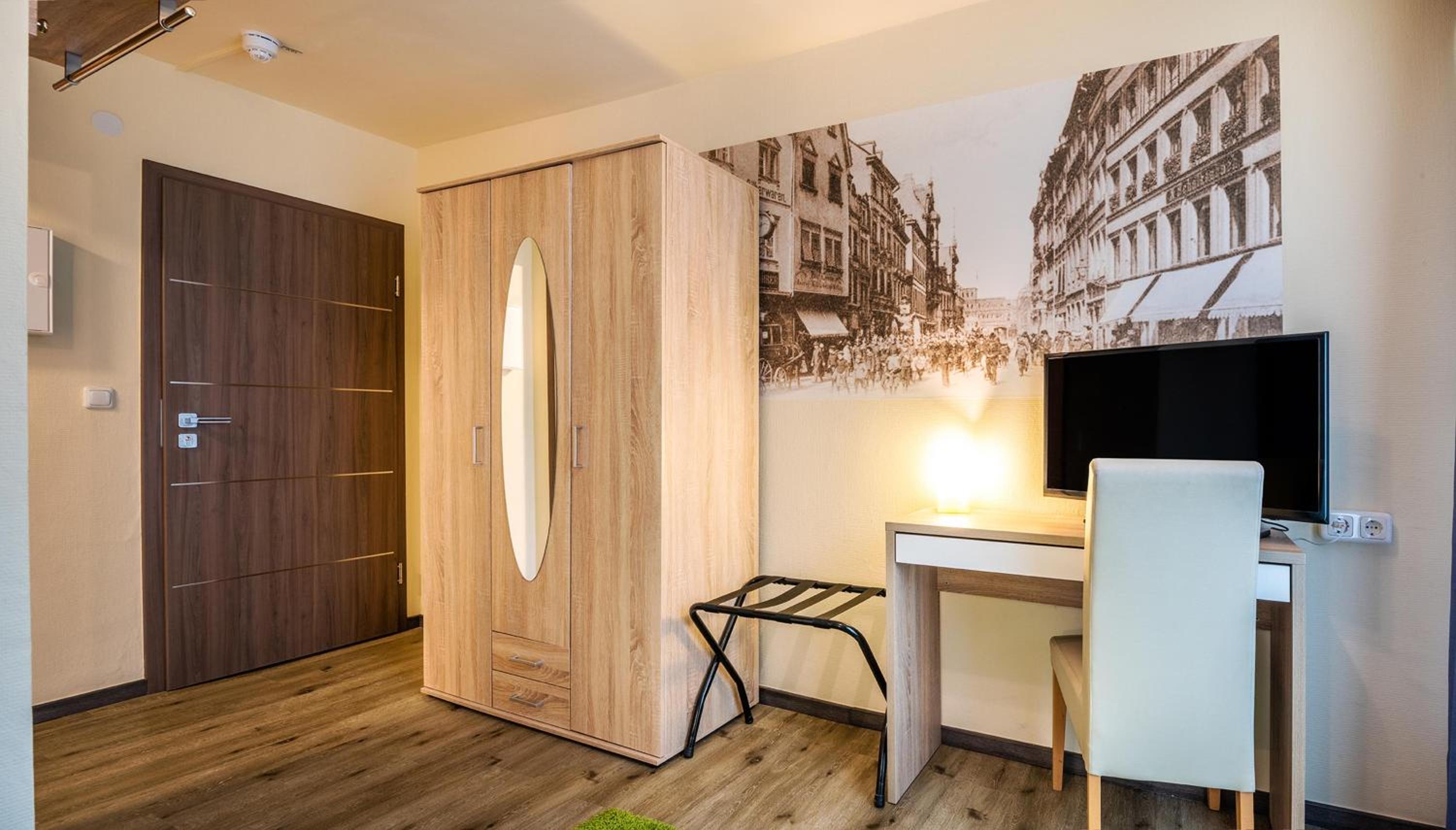 Double Room - Photo 7