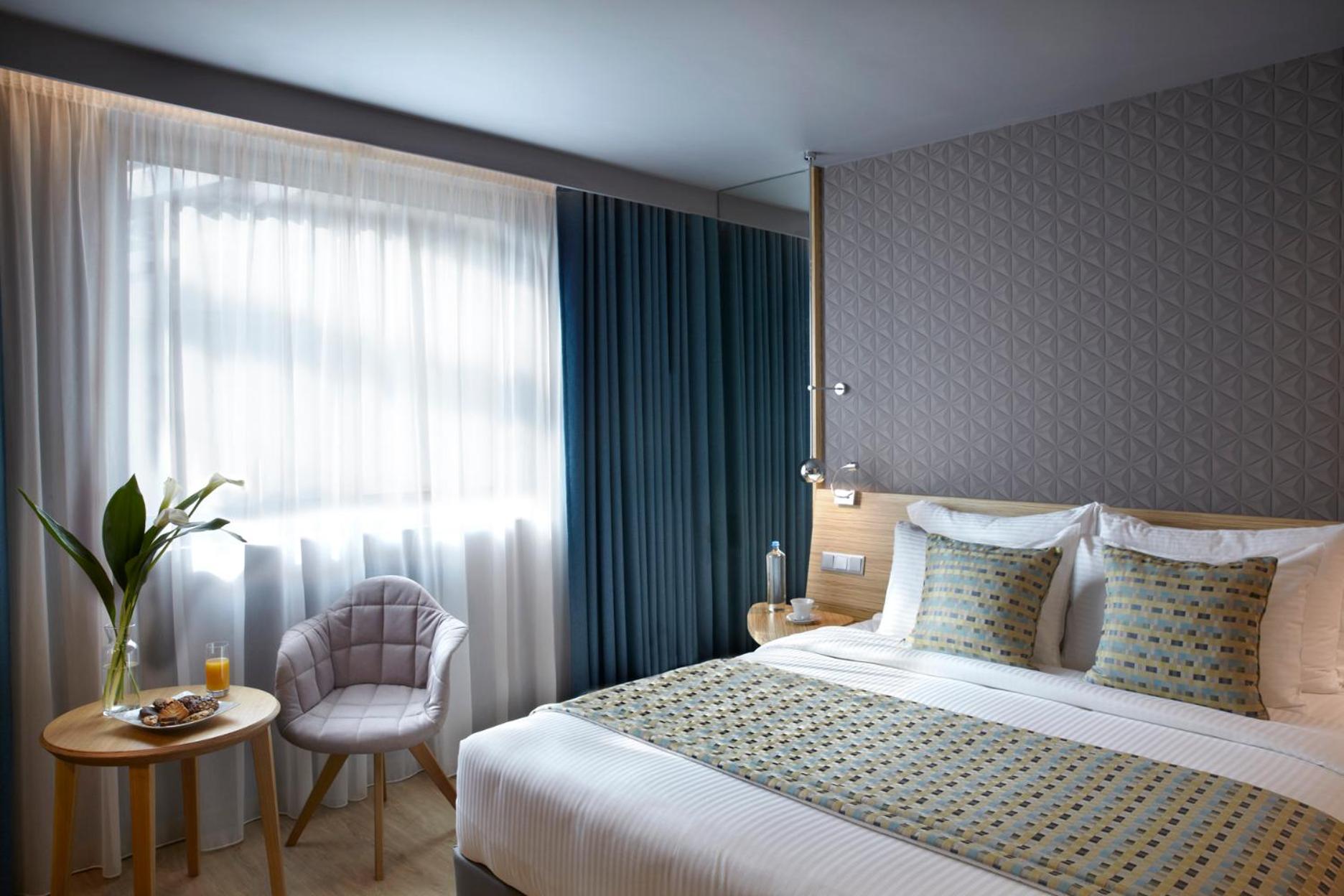 Standard Double Room with City View - Photo 1