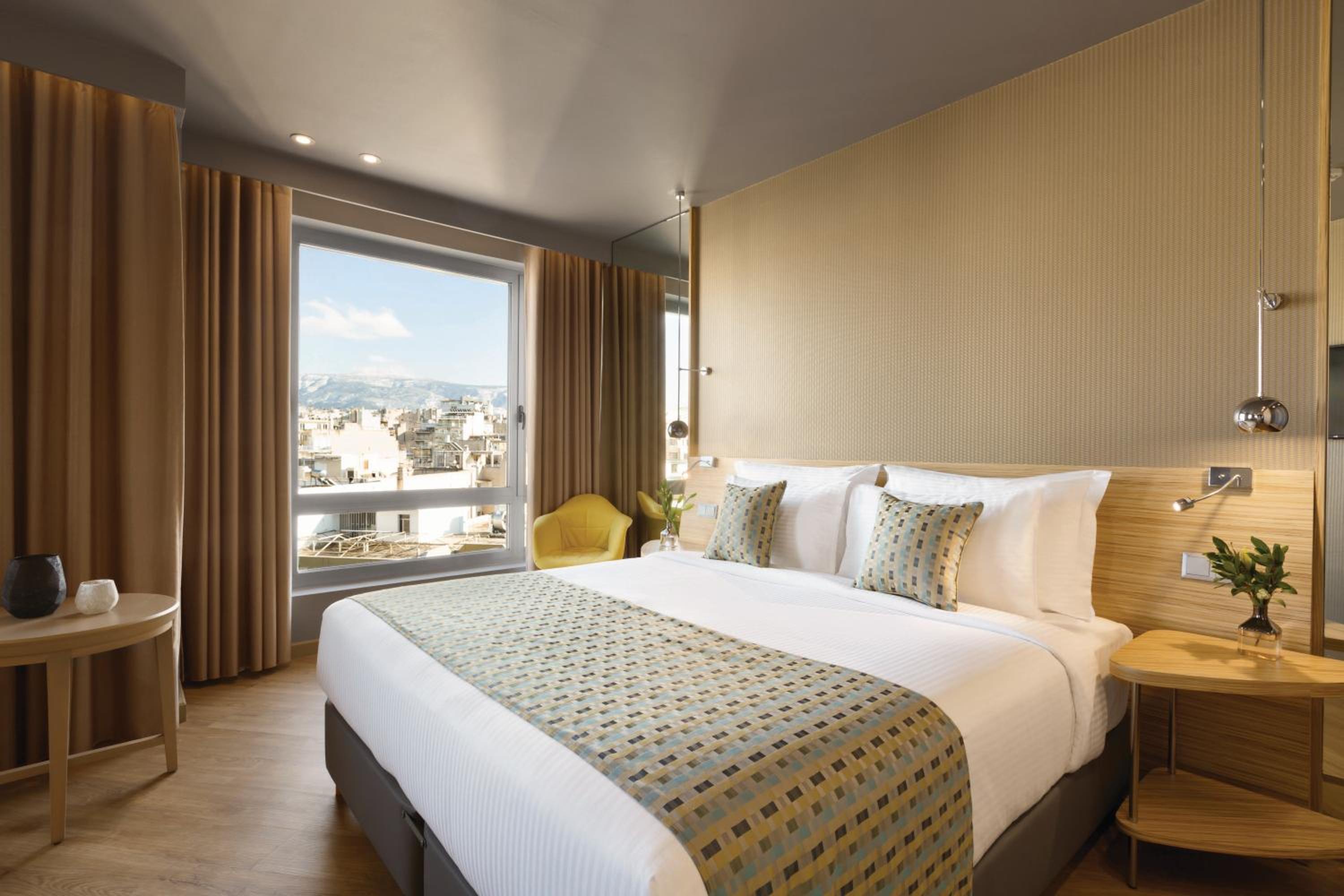 Junior Suite with City View - Photo 7