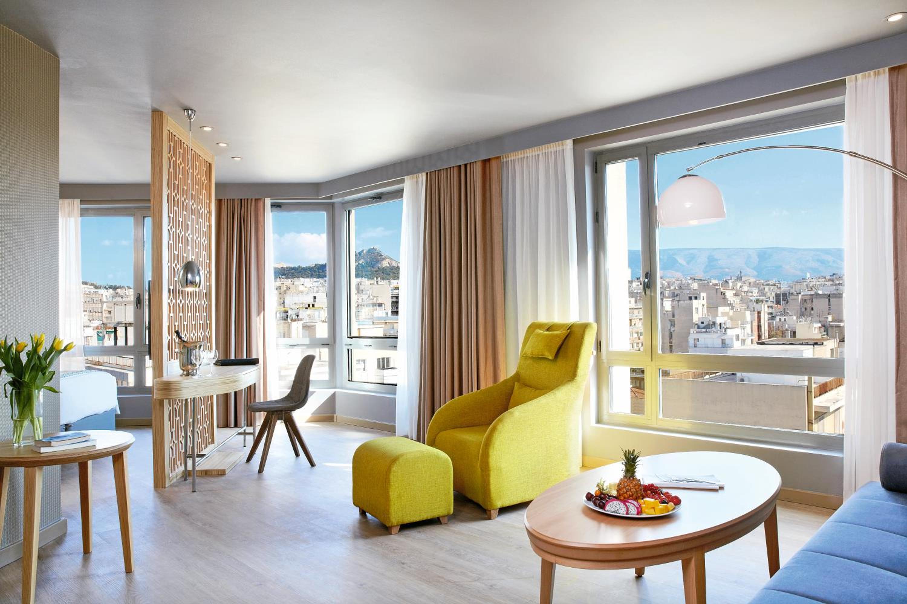 Junior Suite with City View - Disability Access - Photo 1