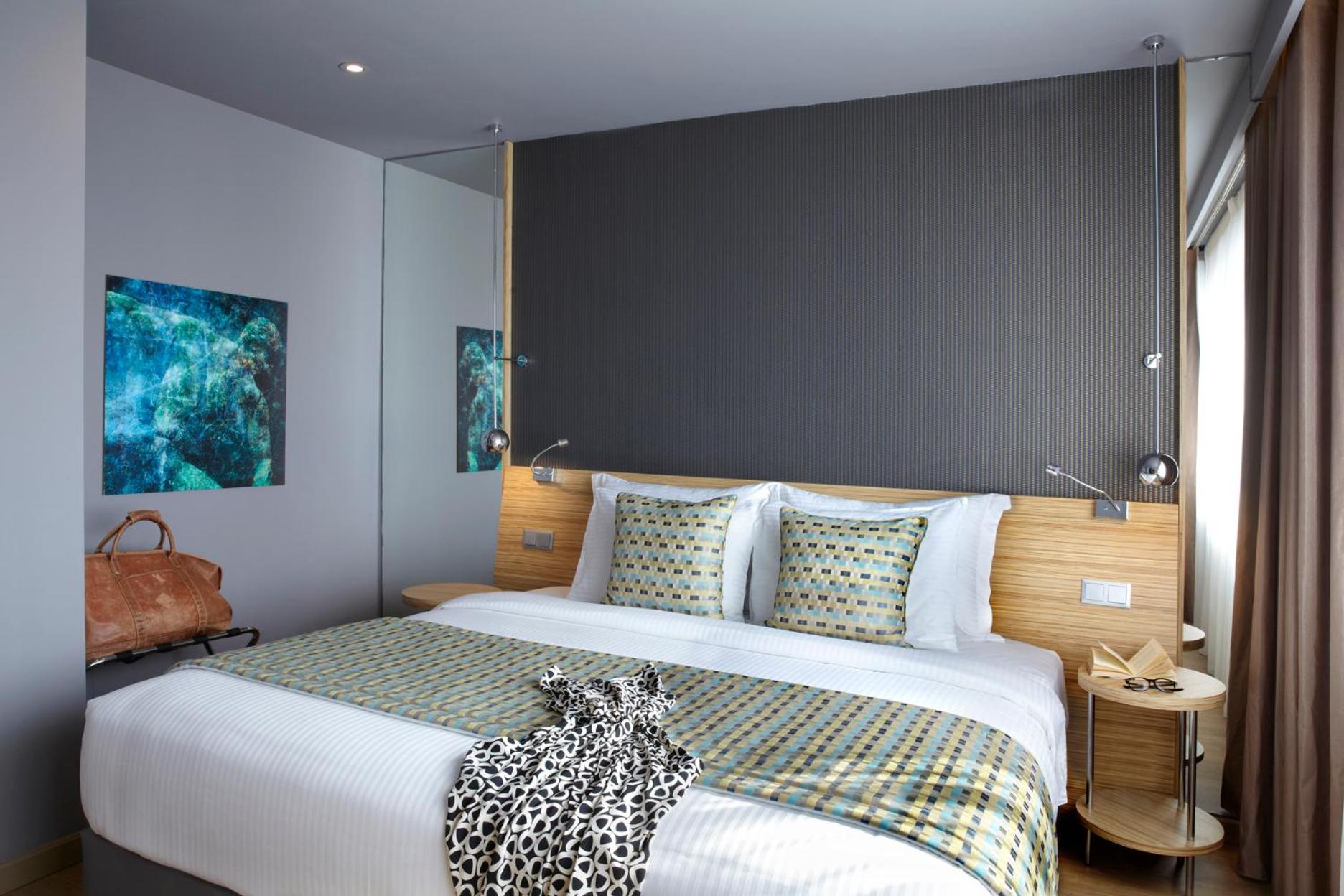 Executive Twin Room with City View - Photo 5