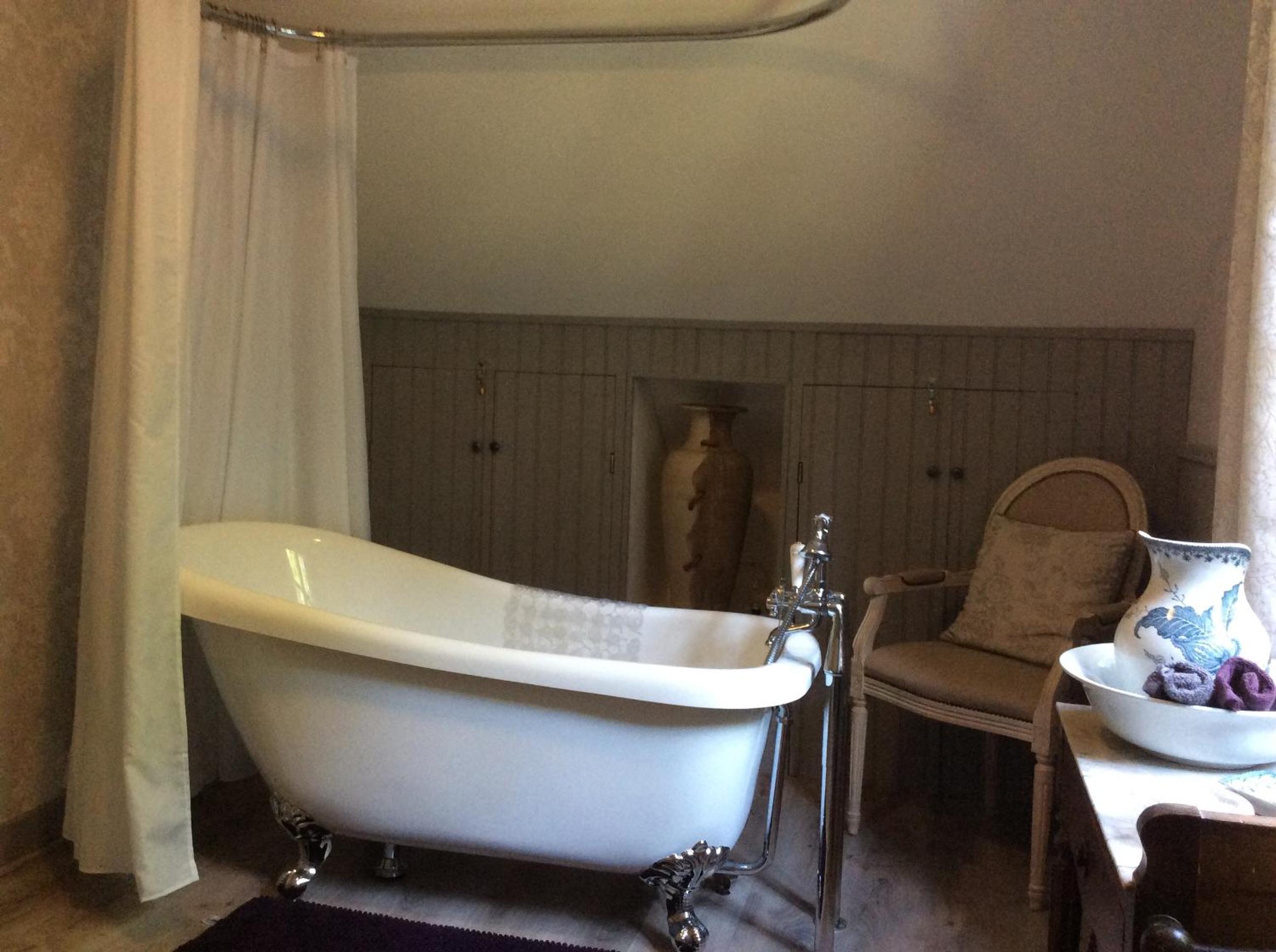 Family Room with Private Bathroom photo 2