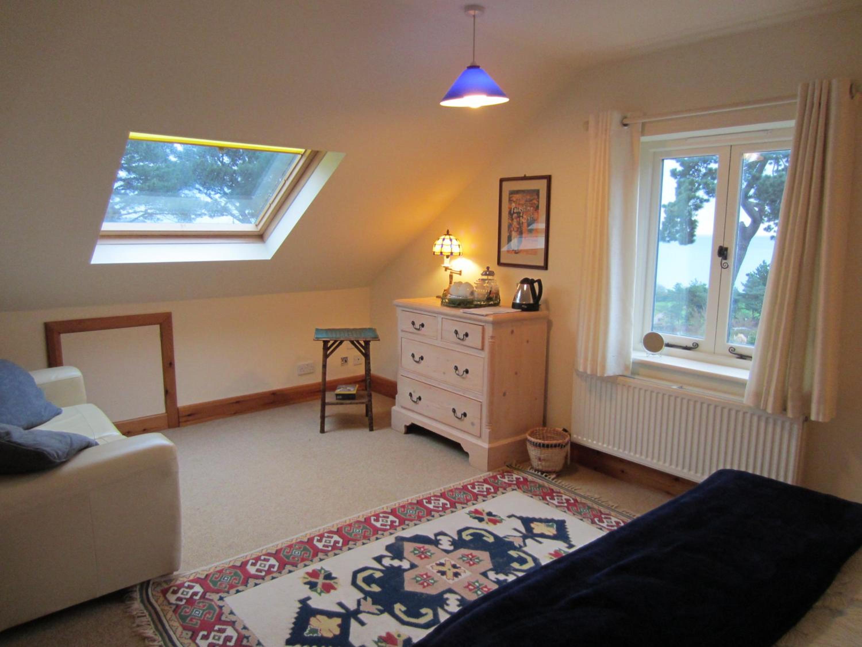 Family Room with Shared Bathroom (2 Adults + 2 Children) photo 1