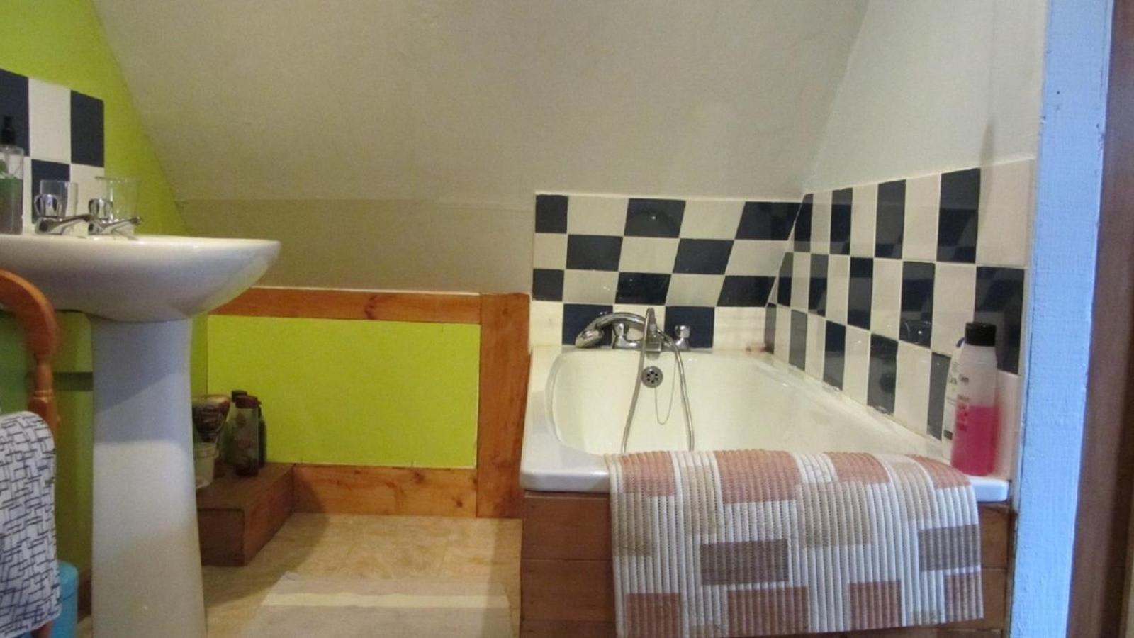 Budget Double Room - Attic - Photo 18