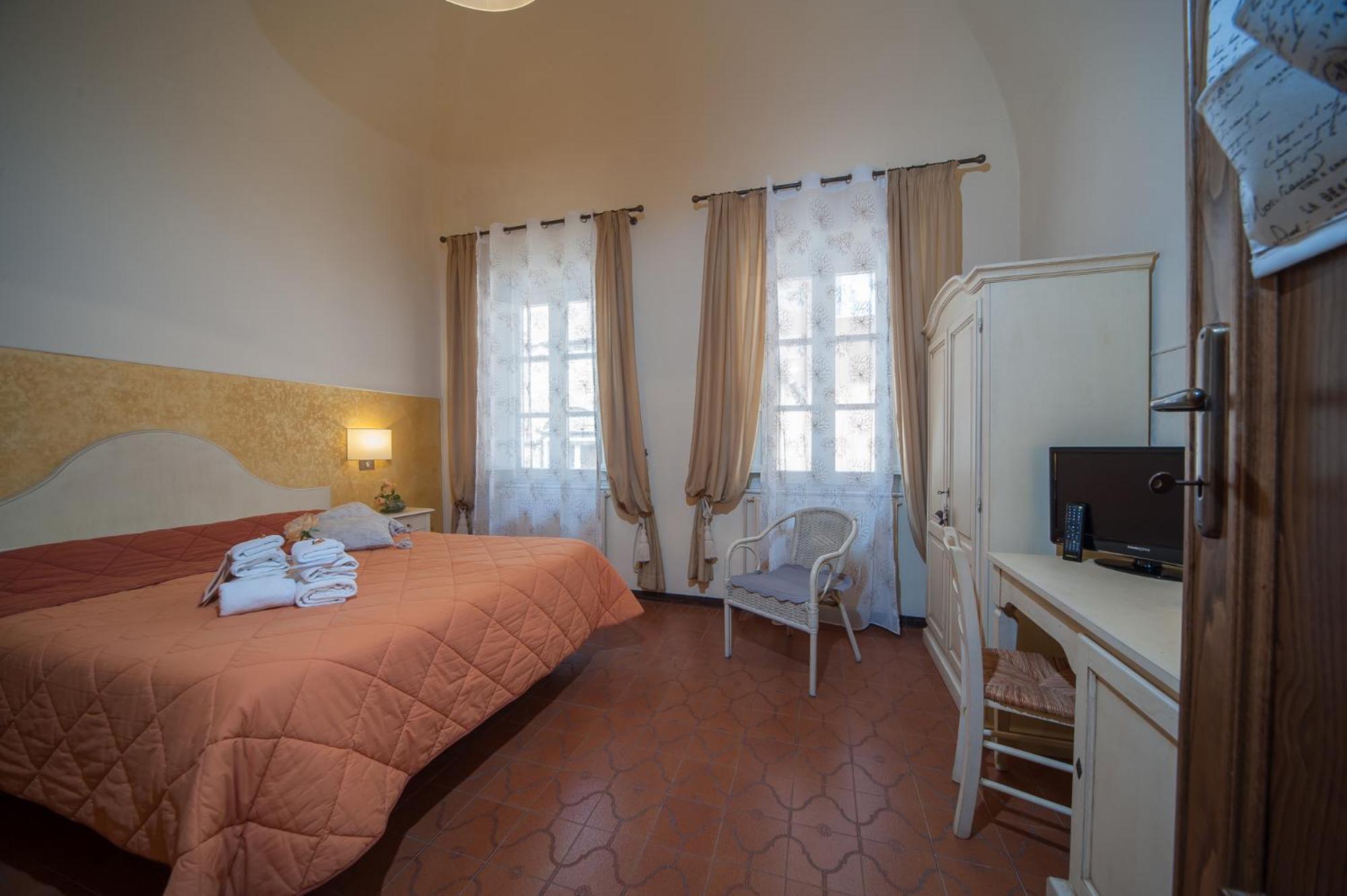 Standard Double Or Twin Room - Photo 6