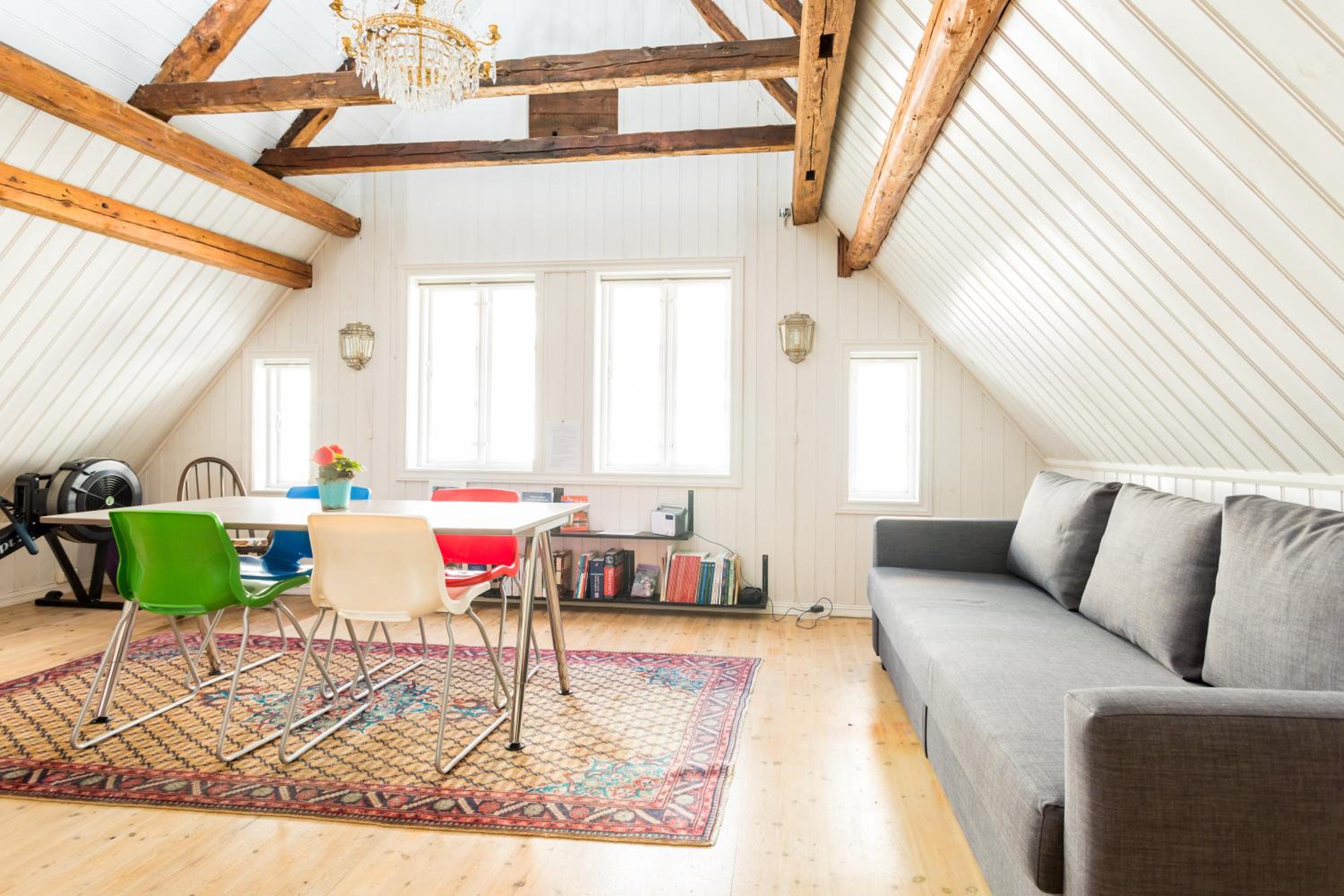 One-Bedroom Apartment - Photo 1