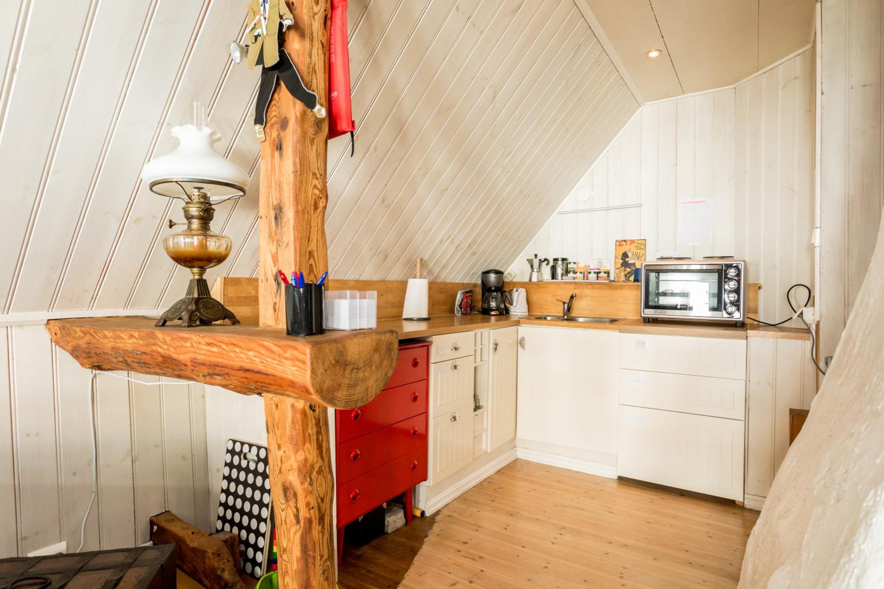 One-Bedroom Apartment - Photo 7