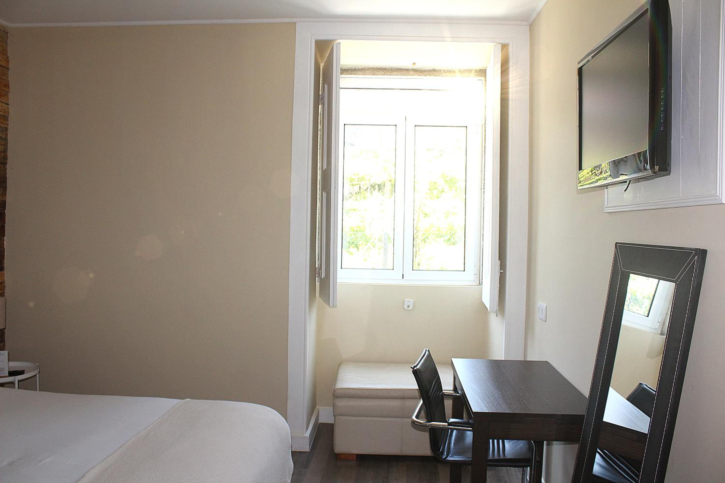 Standard King Room photo 2