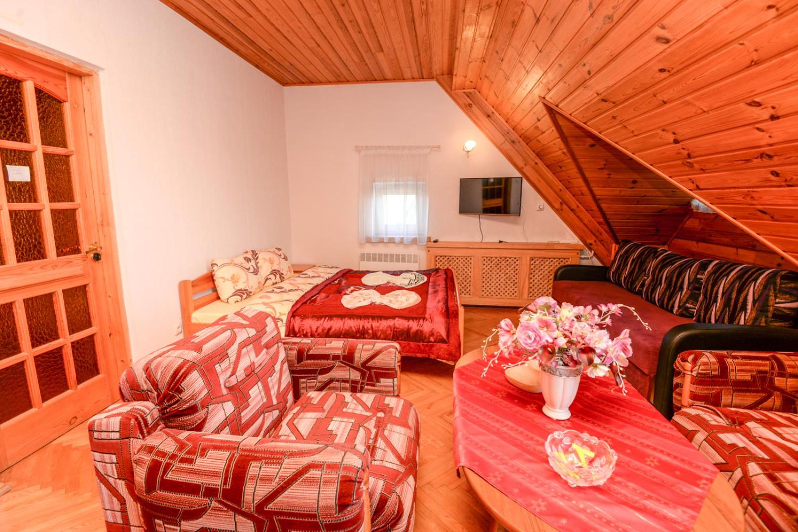 Apartment - Split Level photo 2