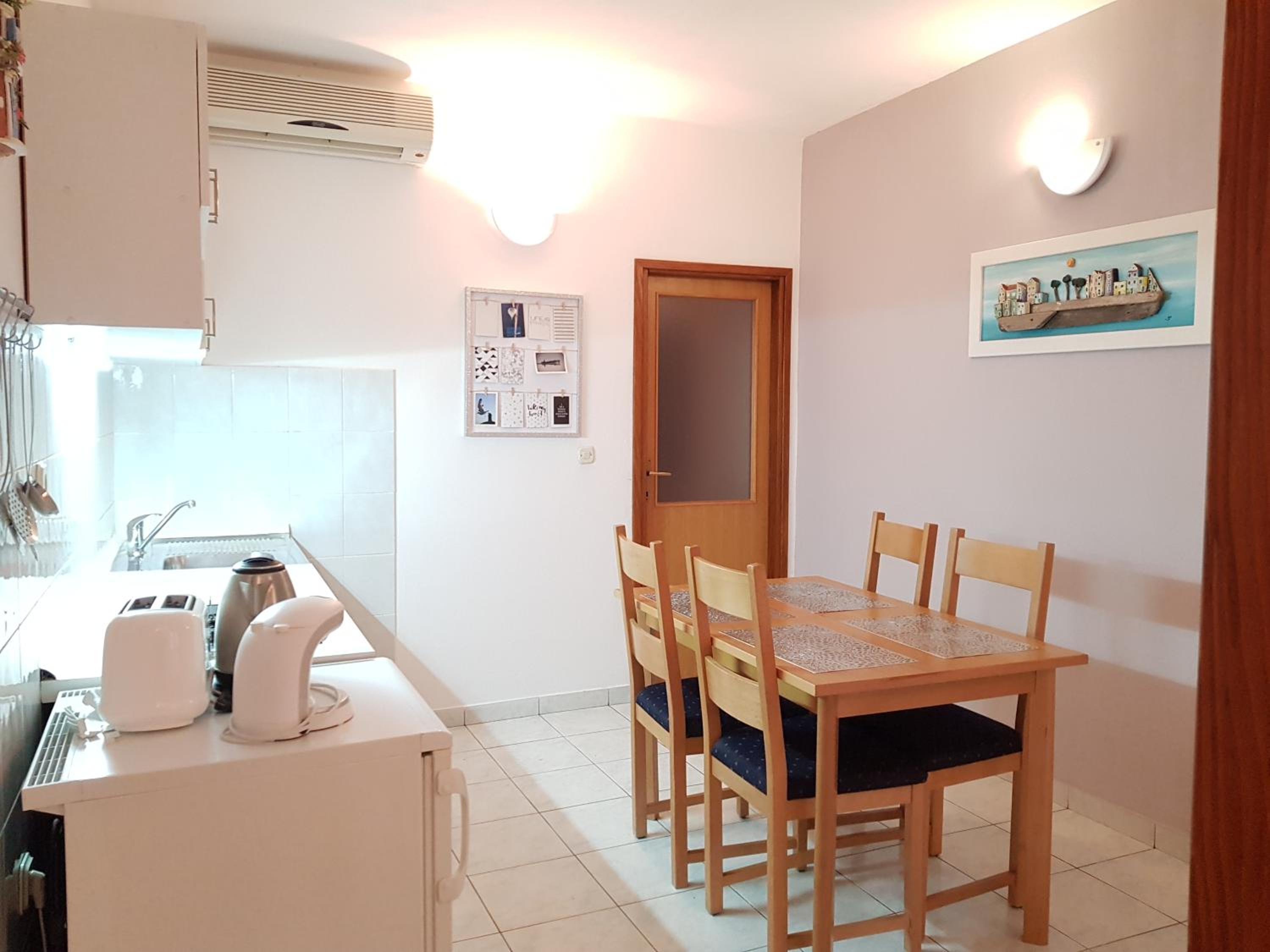 One-Bedroom Apartment - Photo 10