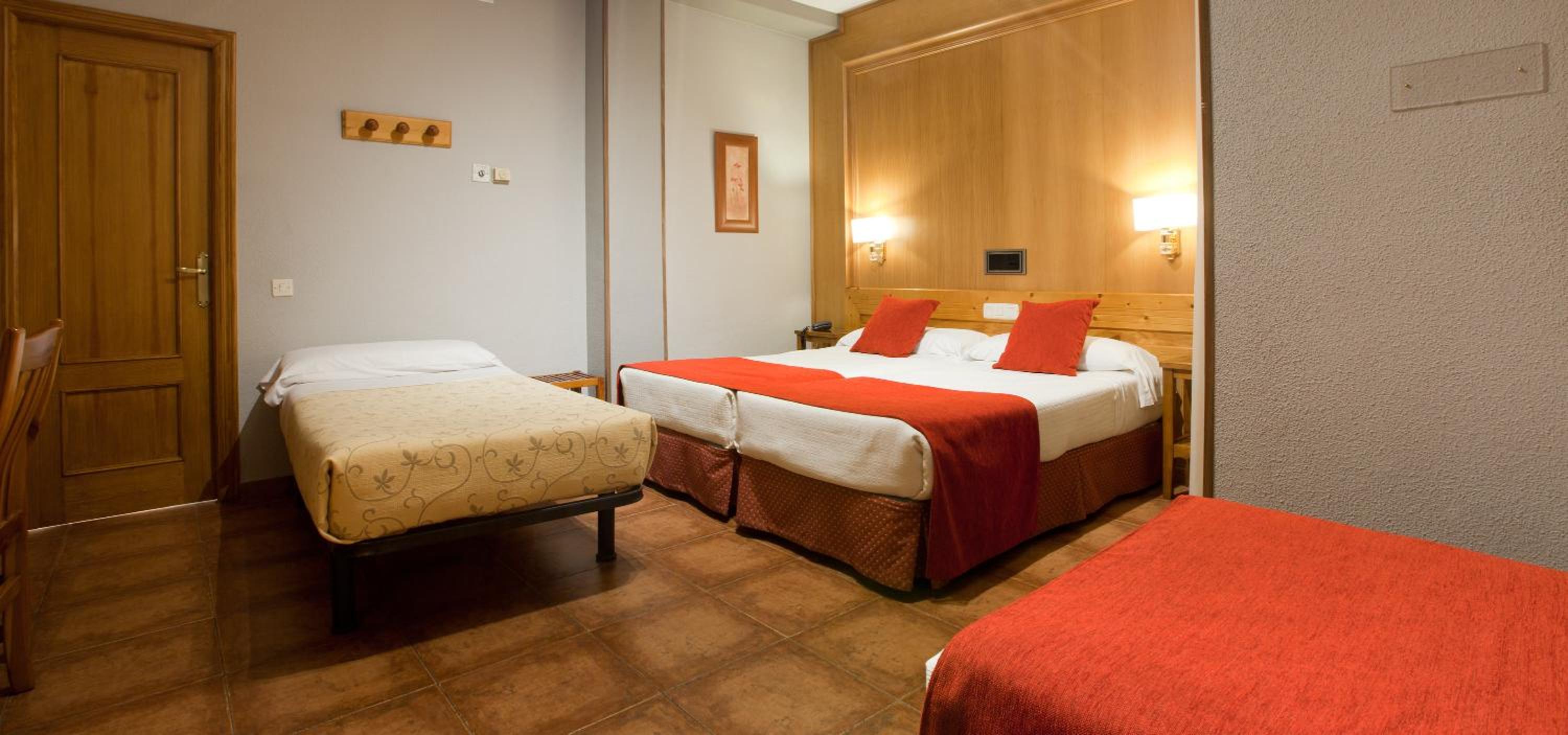 Standard Quadruple Room - Photo 3