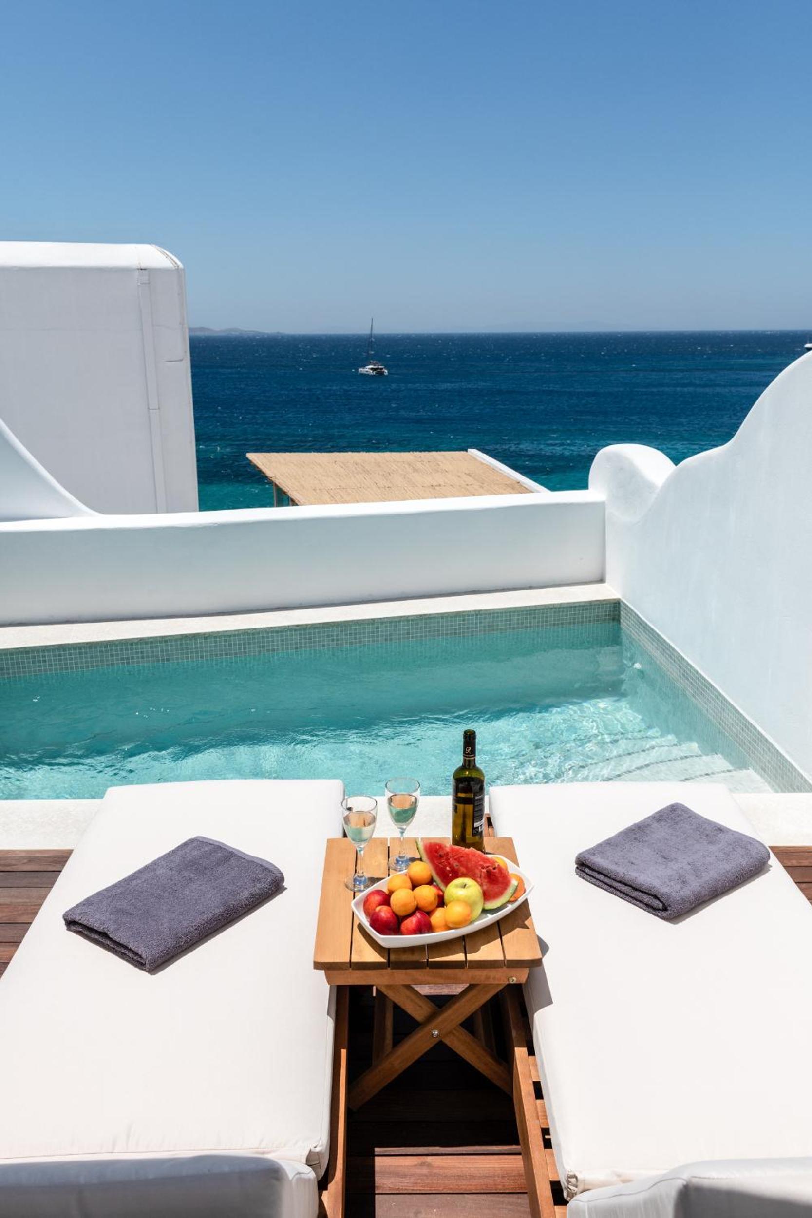 Deluxe Double Room with mini Private Pool & Sea View photo 3
