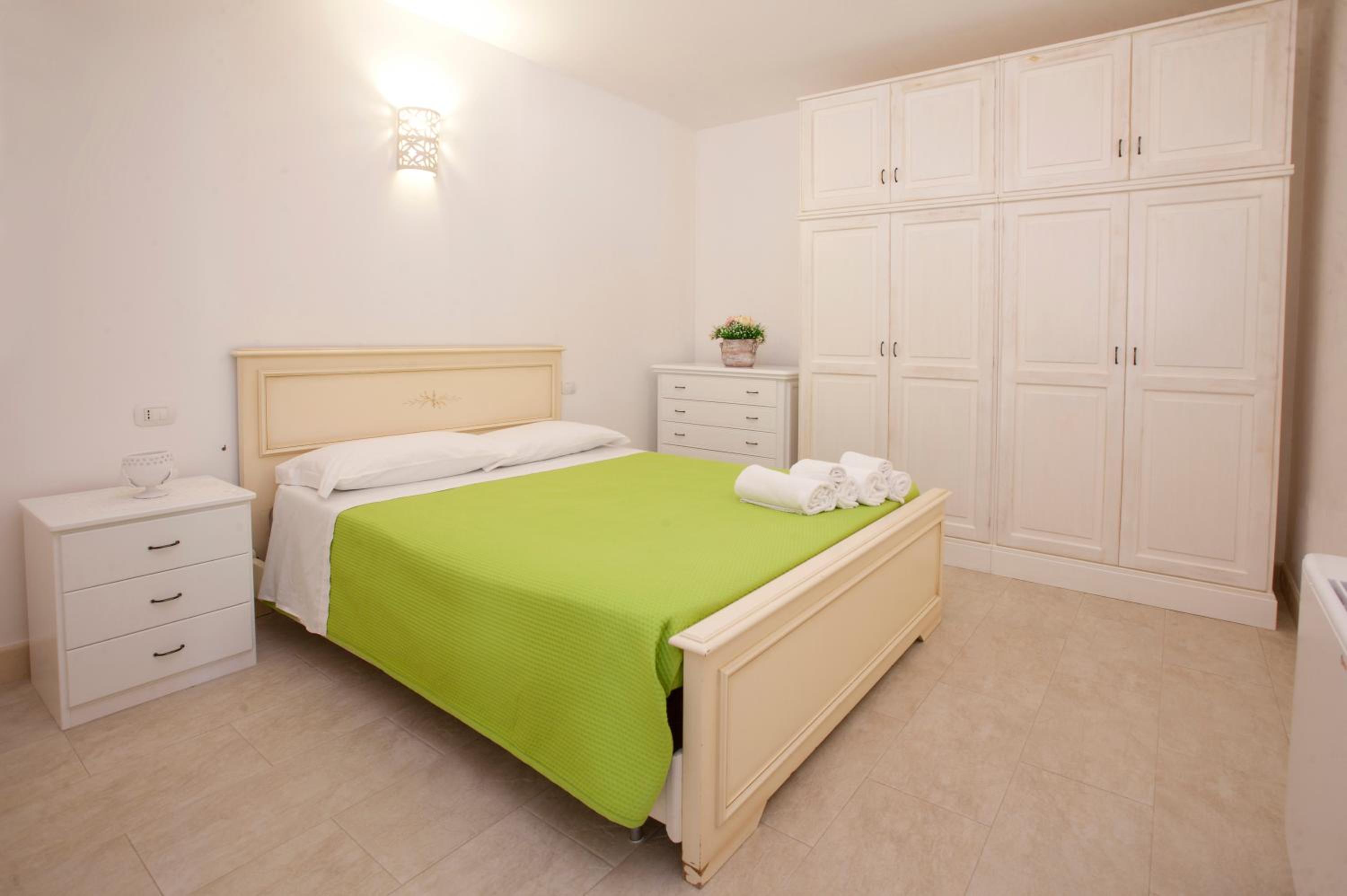 Two-Bedroom Apartment (6 Adults) photo 1