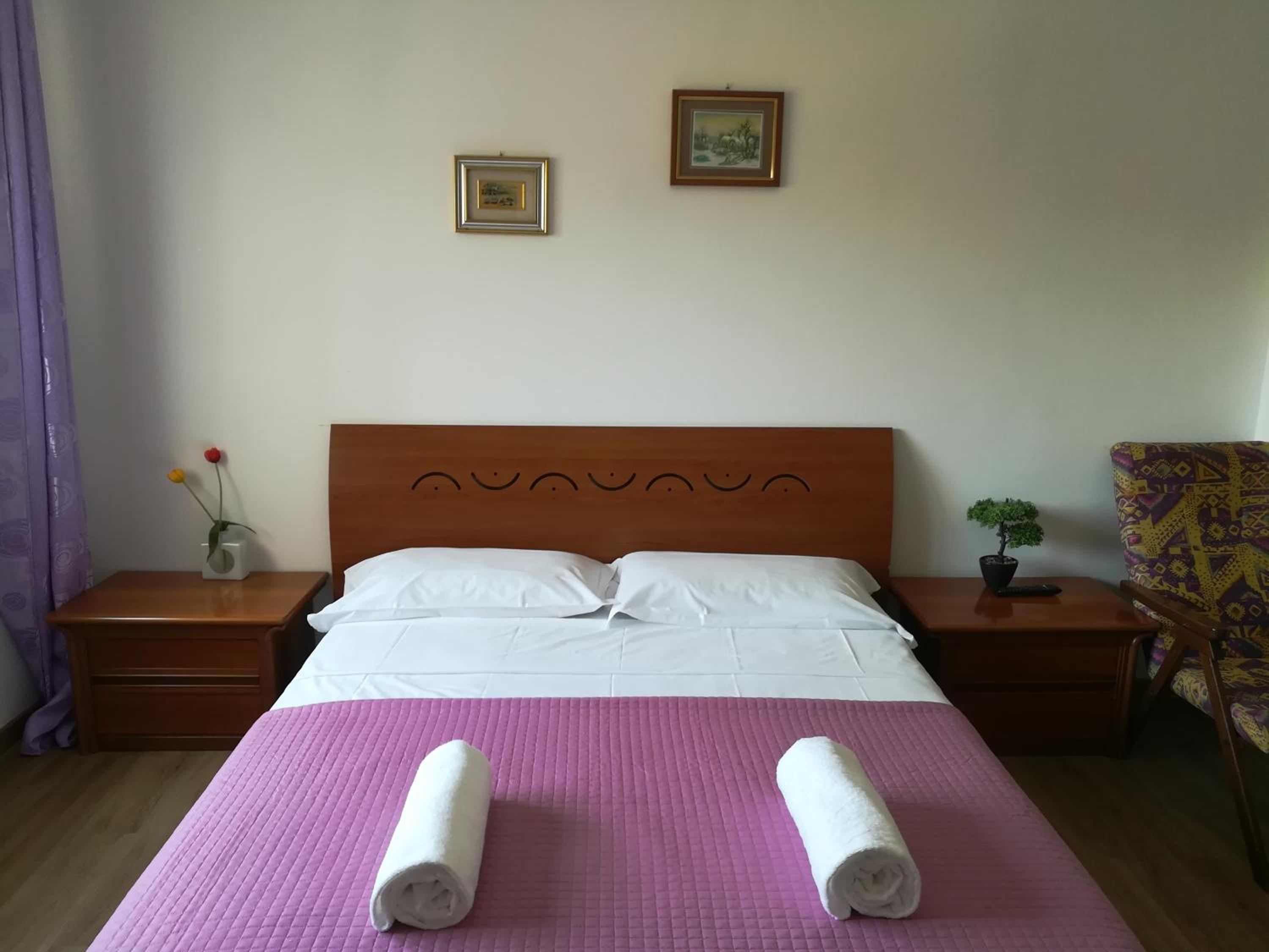 Double or Twin Room with Shared Bathroom photo 3